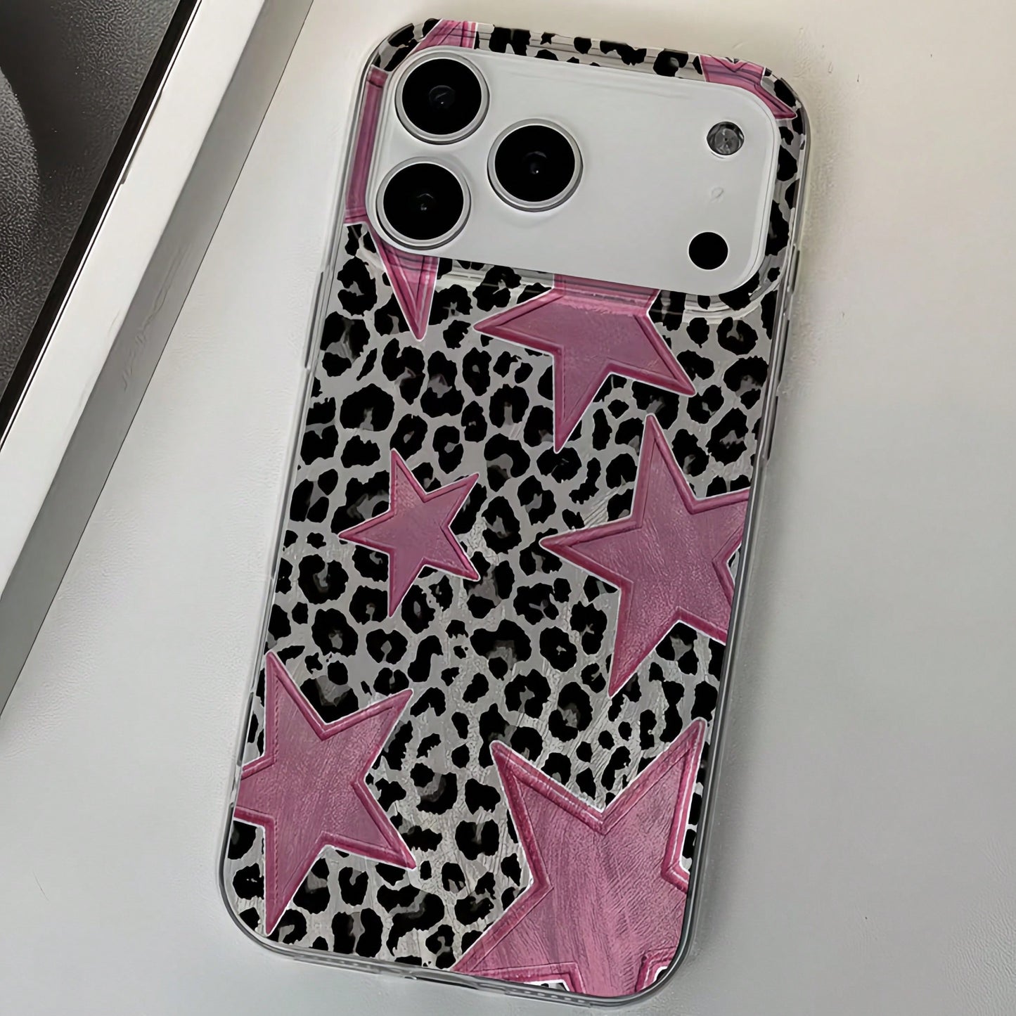 1pc Feather Shell IMD Lens Protection Anti-Drop Black & Pink Leopard Star Pattern Personalized Phone Case Compatible With IPhone 16 Pro Max, 17/16/15/14 Plus/13/12/11, Also Fits Series