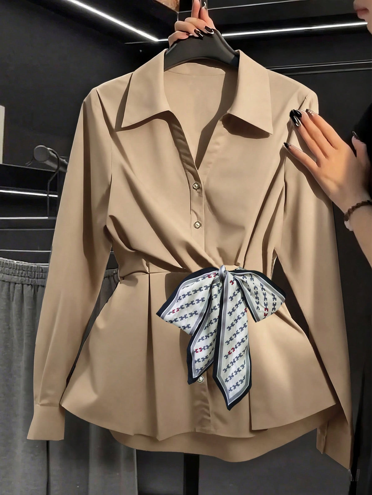 Khaki Long Sleeve Cinched Waist Elegant Slim Fit Shirt For Women, Suitable For Commuting And Going Out, Spring/Summer