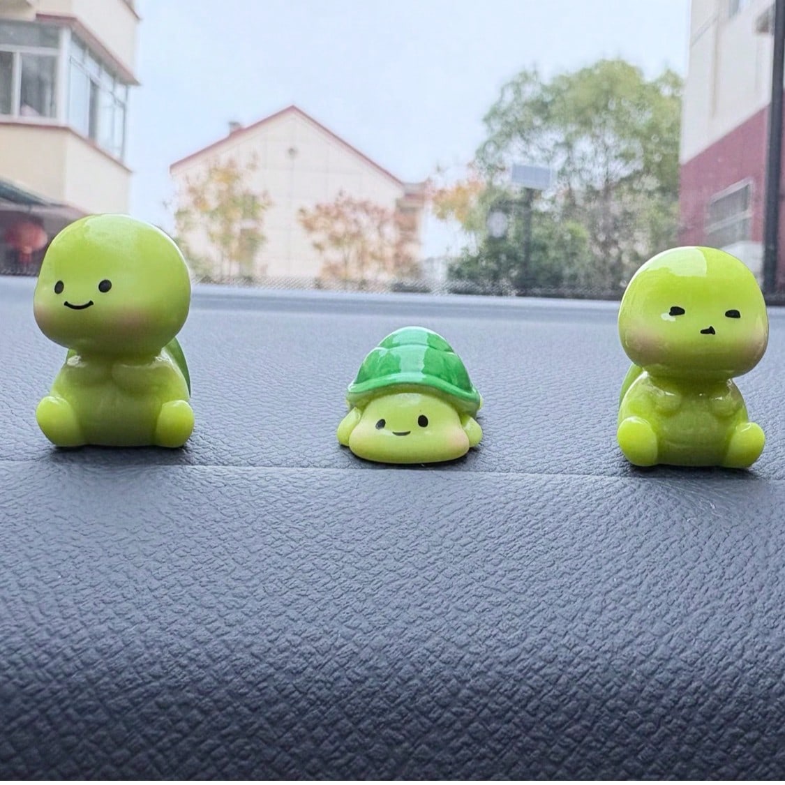 1/3/5pcs Mini Cute Turtle Car Decor, Adorable Car Ornament For Dashboard, Rearview Mirror, Computer Monitor, Desktop, Ideal Gift For Friends And Family, Comes With Adhesive (No Trace)