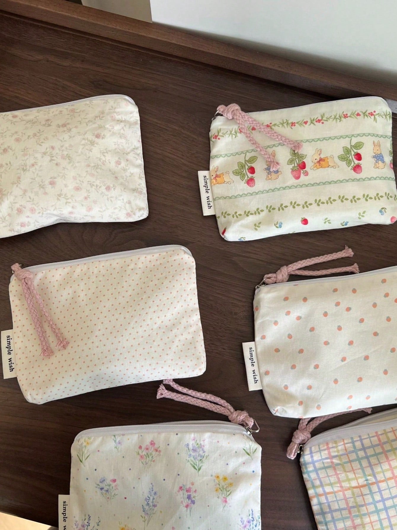 1 PC Red Polka Dot Girls Cute Mini Coin Purse Wallet Makeup Cosmetic Skincare Storage Bag With Zipper,For Lip Oil,Sunscreen Cream,Hand Cream,Sanitary Napkin,Daily Commute Travel Cruise Dorm Essentials