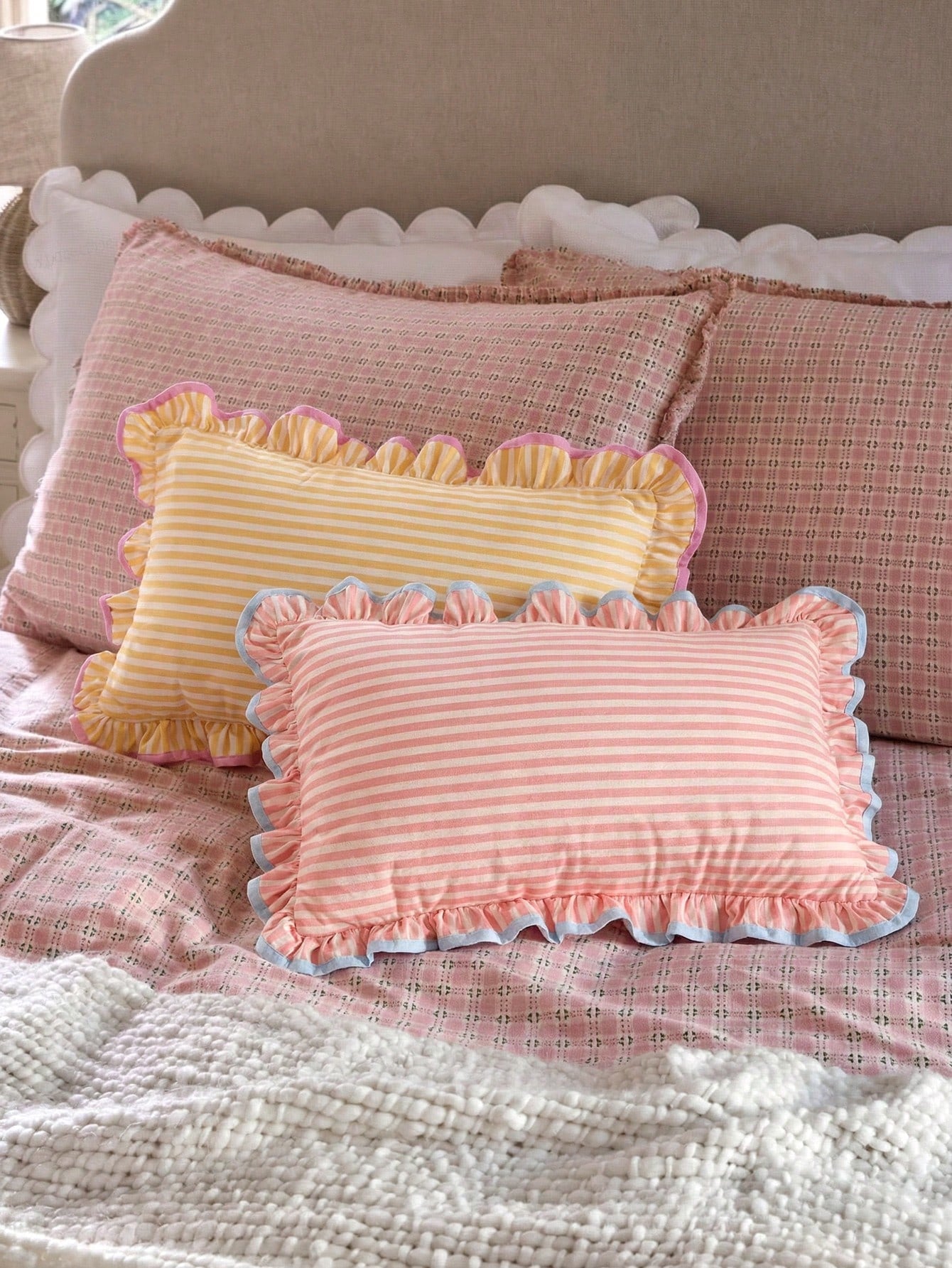 1 Piece, Pink Pattern Pillow Cover, Ruffle Trim Contrasting Blue Edge, Academic Style, Pastoral Style Waist Pillowcase, Sofa, Dormitory, Room Decoration