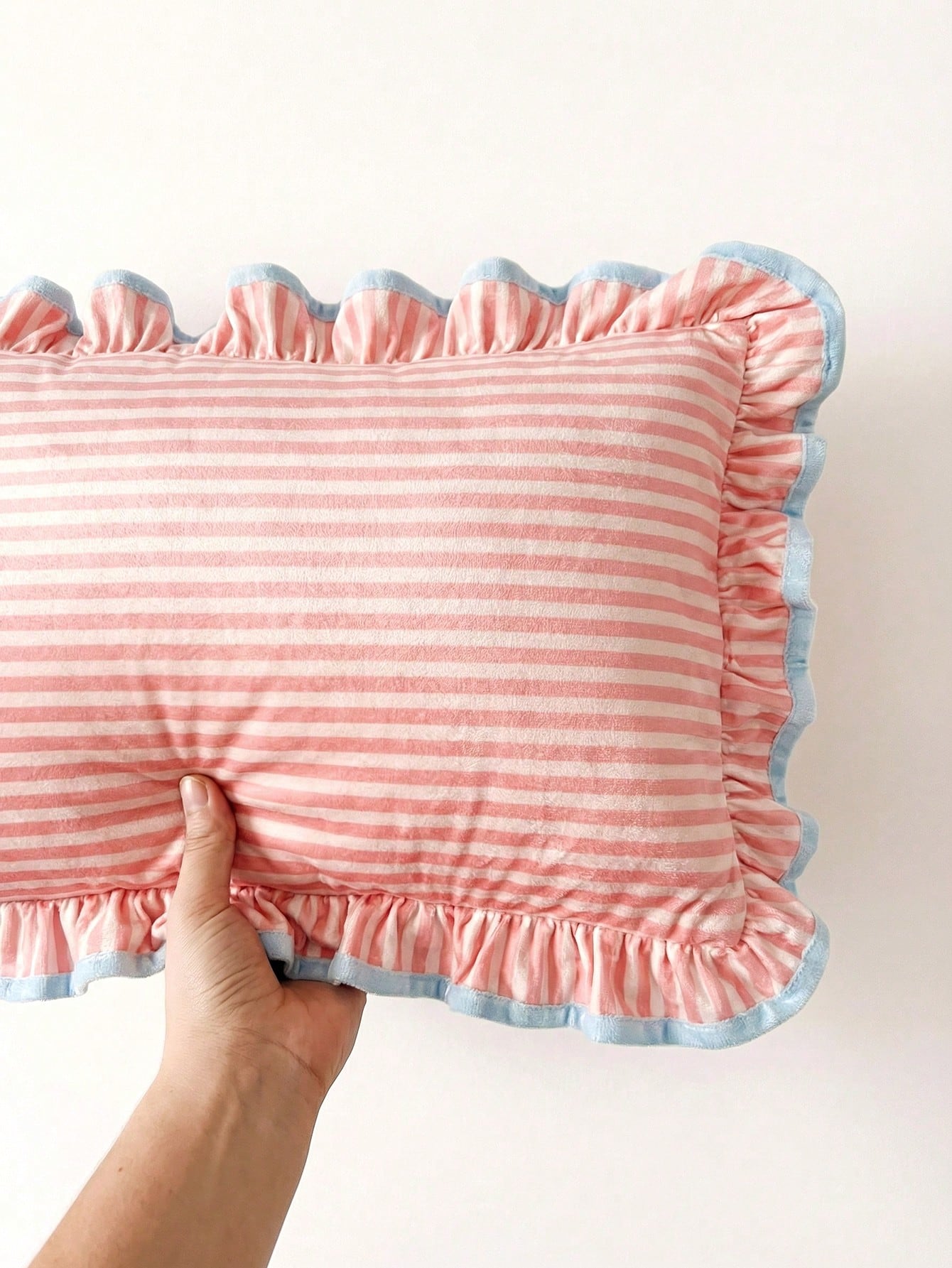 1 Piece, Pink Pattern Pillow Cover, Ruffle Trim Contrasting Blue Edge, Academic Style, Pastoral Style Waist Pillowcase, Sofa, Dormitory, Room Decoration
