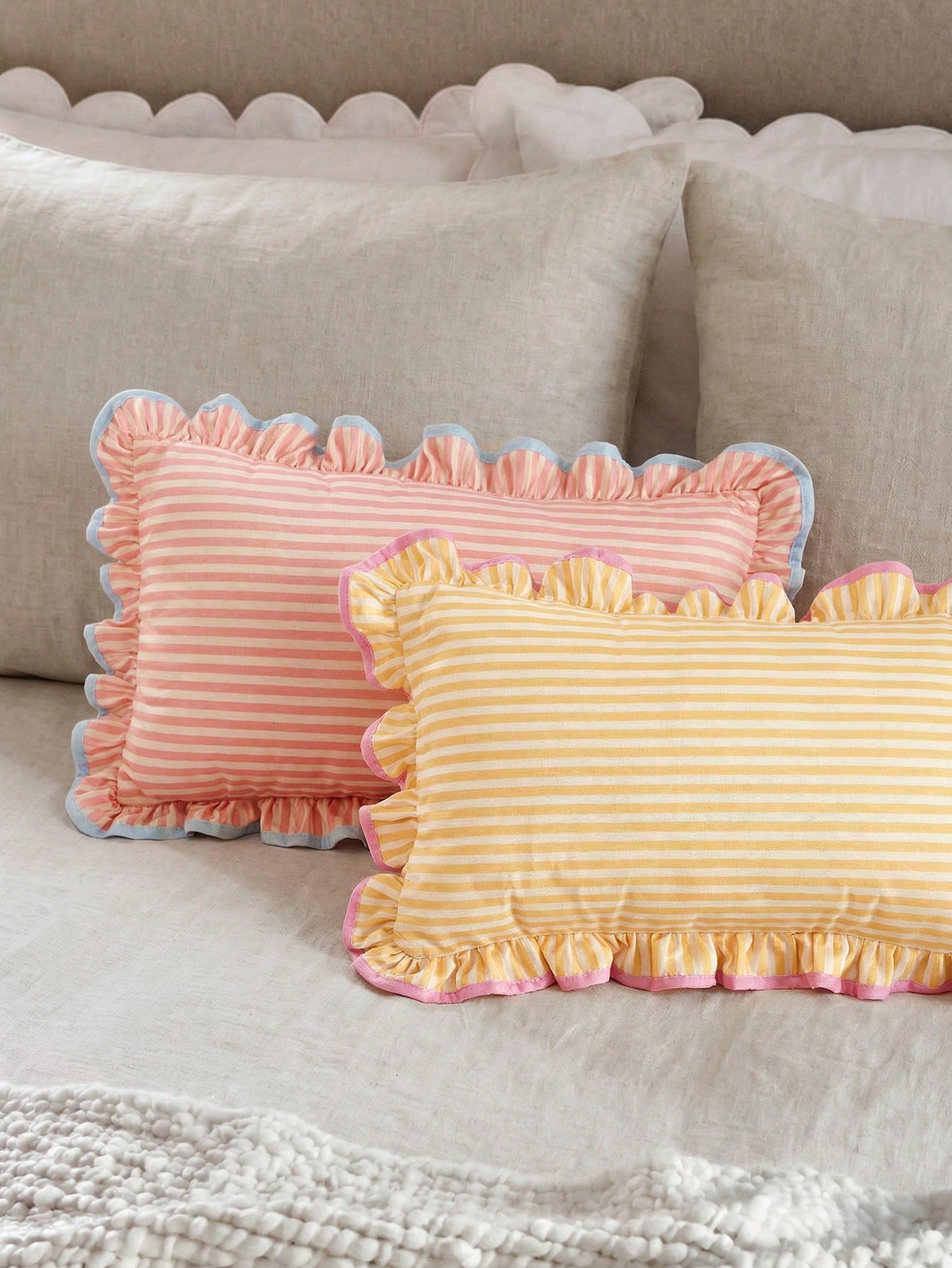 1 Piece, Pink Pattern Pillow Cover, Ruffle Trim Contrasting Blue Edge, Academic Style, Pastoral Style Waist Pillowcase, Sofa, Dormitory, Room Decoration