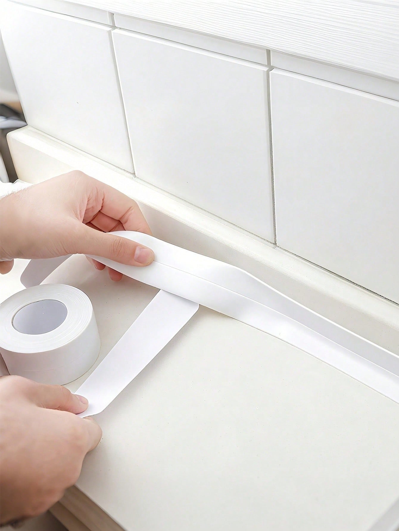 1 Roll Mold-Resistant PVC Self-Adhesive Sealing Tape, Waterproof Anti-Moisture Caulk Tape Sealant, Durable Acrylic Adhesive, Suitable For Bathroom Tub, Toilet, Kitchen Sink, Wall Stain Sealing