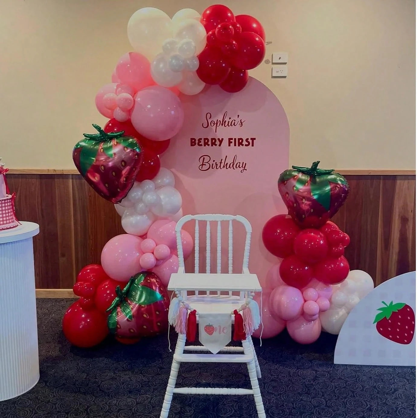 135pcs Strawberry Balloons Garland Arch Kit- Different Size Red And Pink Balloons For Birthday Babyshower Sweet Strawberry Party Decorations