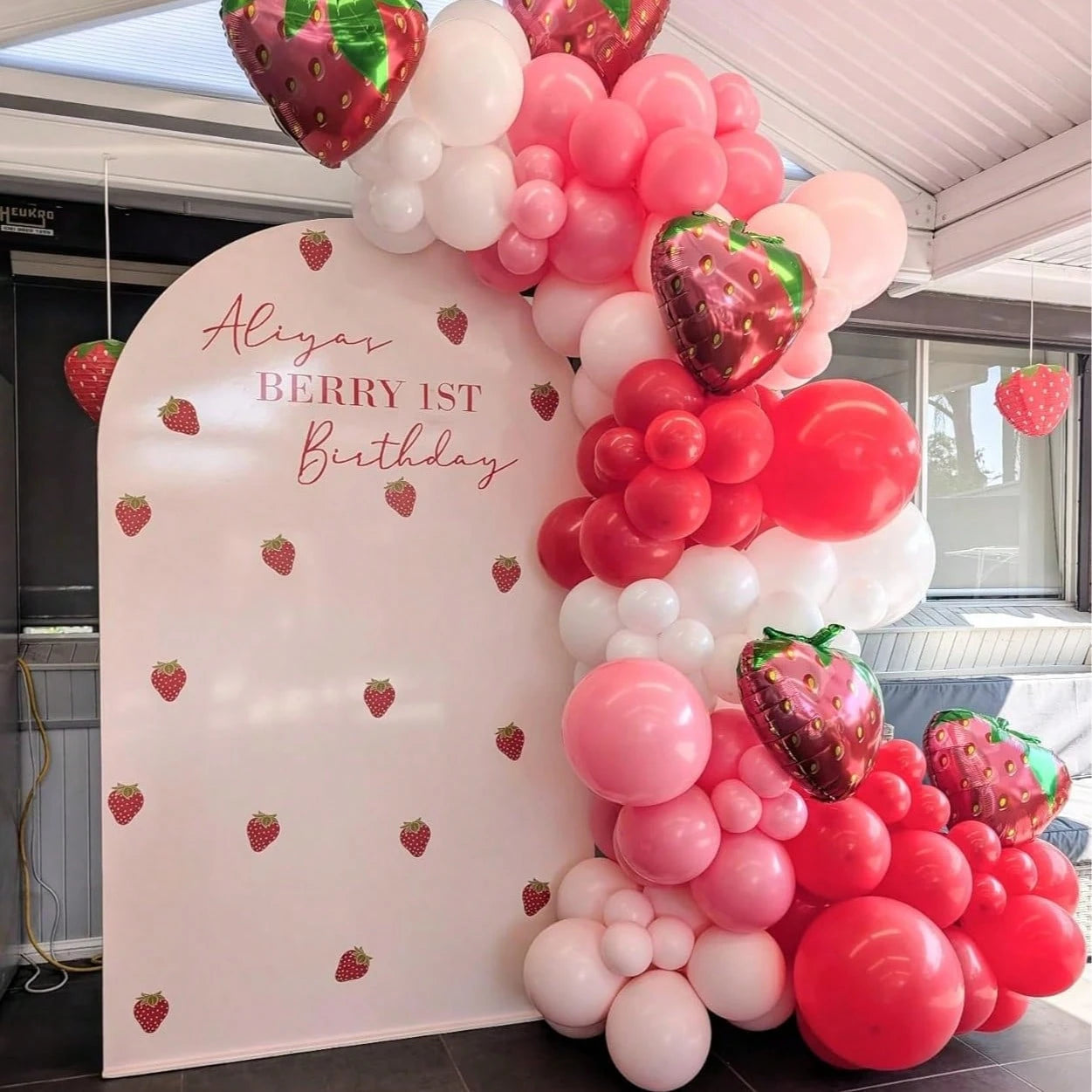 135pcs Strawberry Balloons Garland Arch Kit- Different Size Red And Pink Balloons For Birthday Babyshower Sweet Strawberry Party Decorations