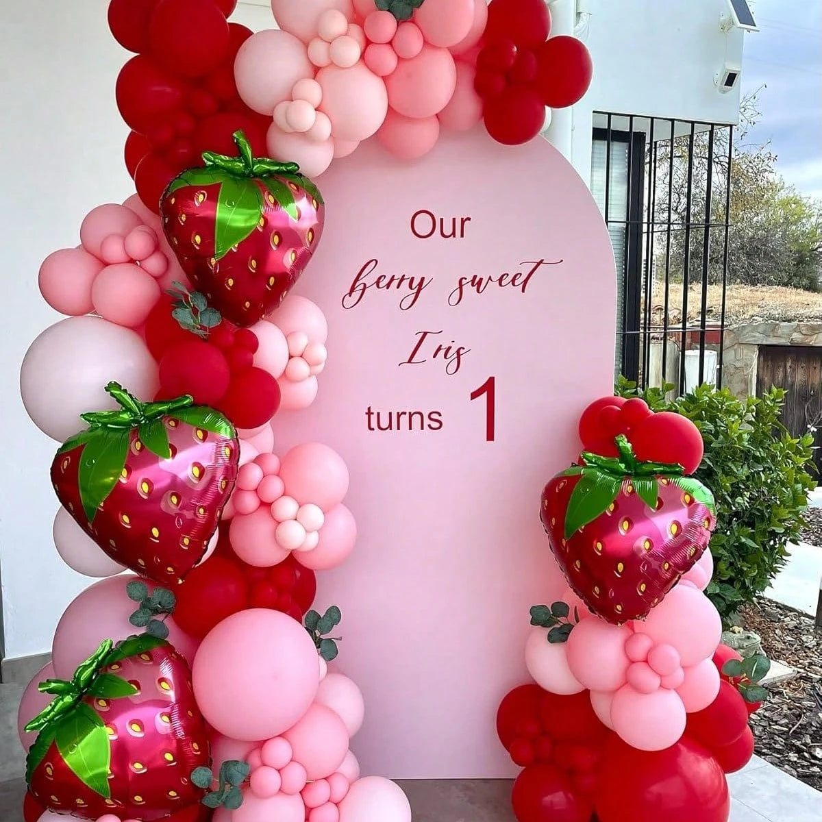 135pcs Strawberry Balloons Garland Arch Kit- Different Size Red And Pink Balloons For Birthday Babyshower Sweet Strawberry Party Decorations