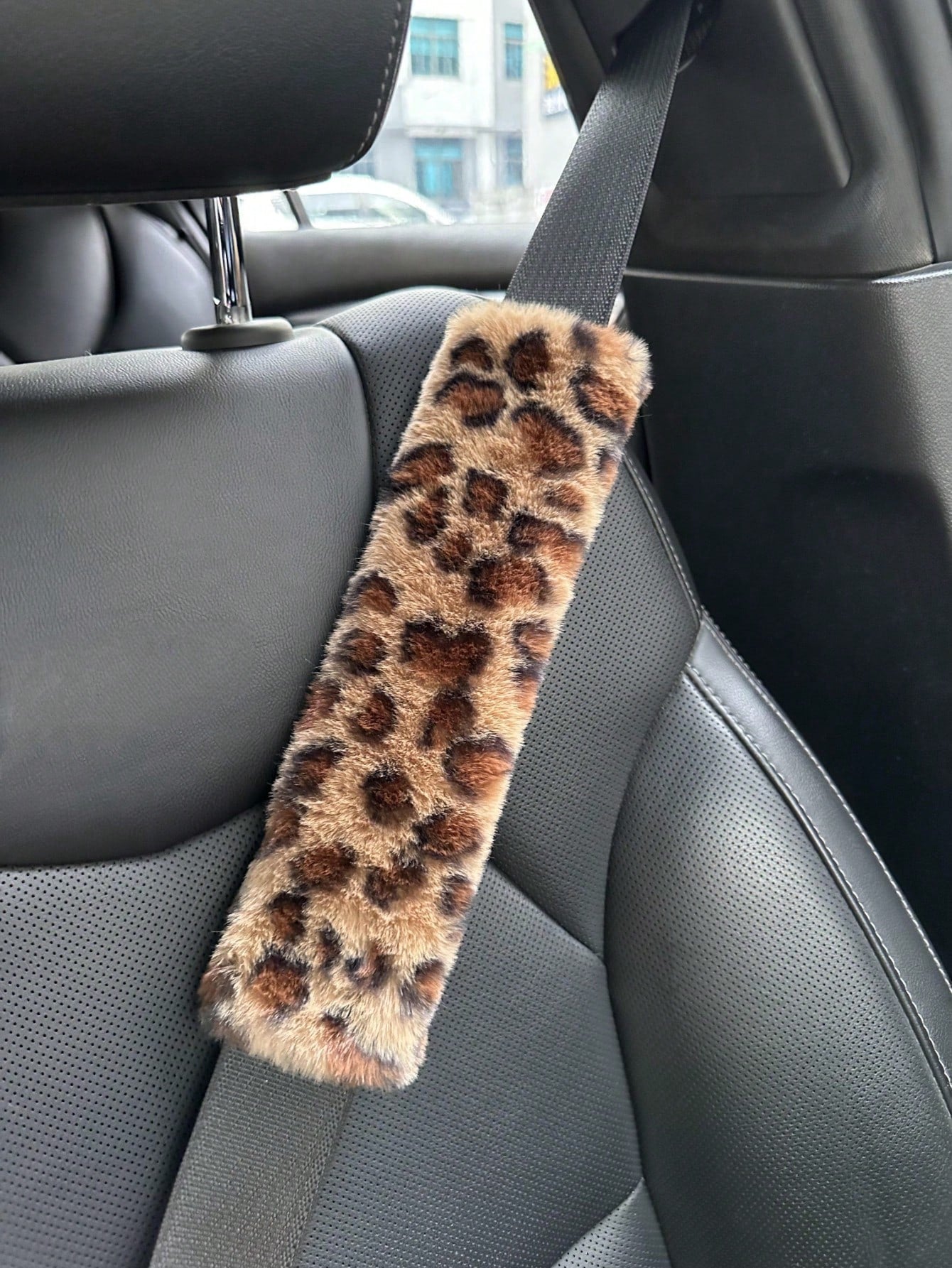 1pc/2pcs Automotive Interior Plush Seat Belt Shoulder Protection Cover Comfortable Anti Neck Anti Friction Shoulder Protection Leopard Pattern Decorative Automotive Shoulder Protection Cover