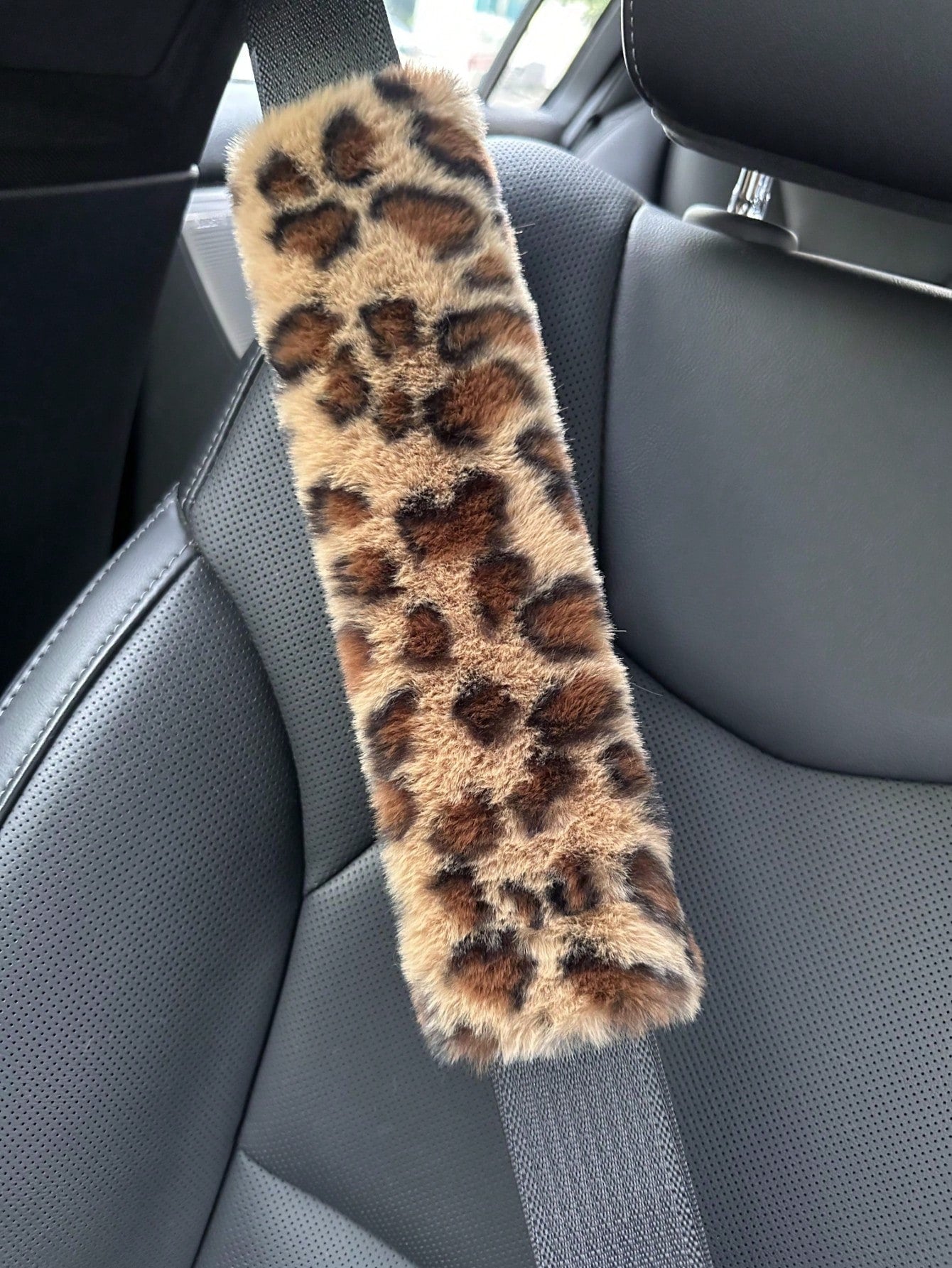 1pc/2pcs Automotive Interior Plush Seat Belt Shoulder Protection Cover Comfortable Anti Neck Anti Friction Shoulder Protection Leopard Pattern Decorative Automotive Shoulder Protection Cover
