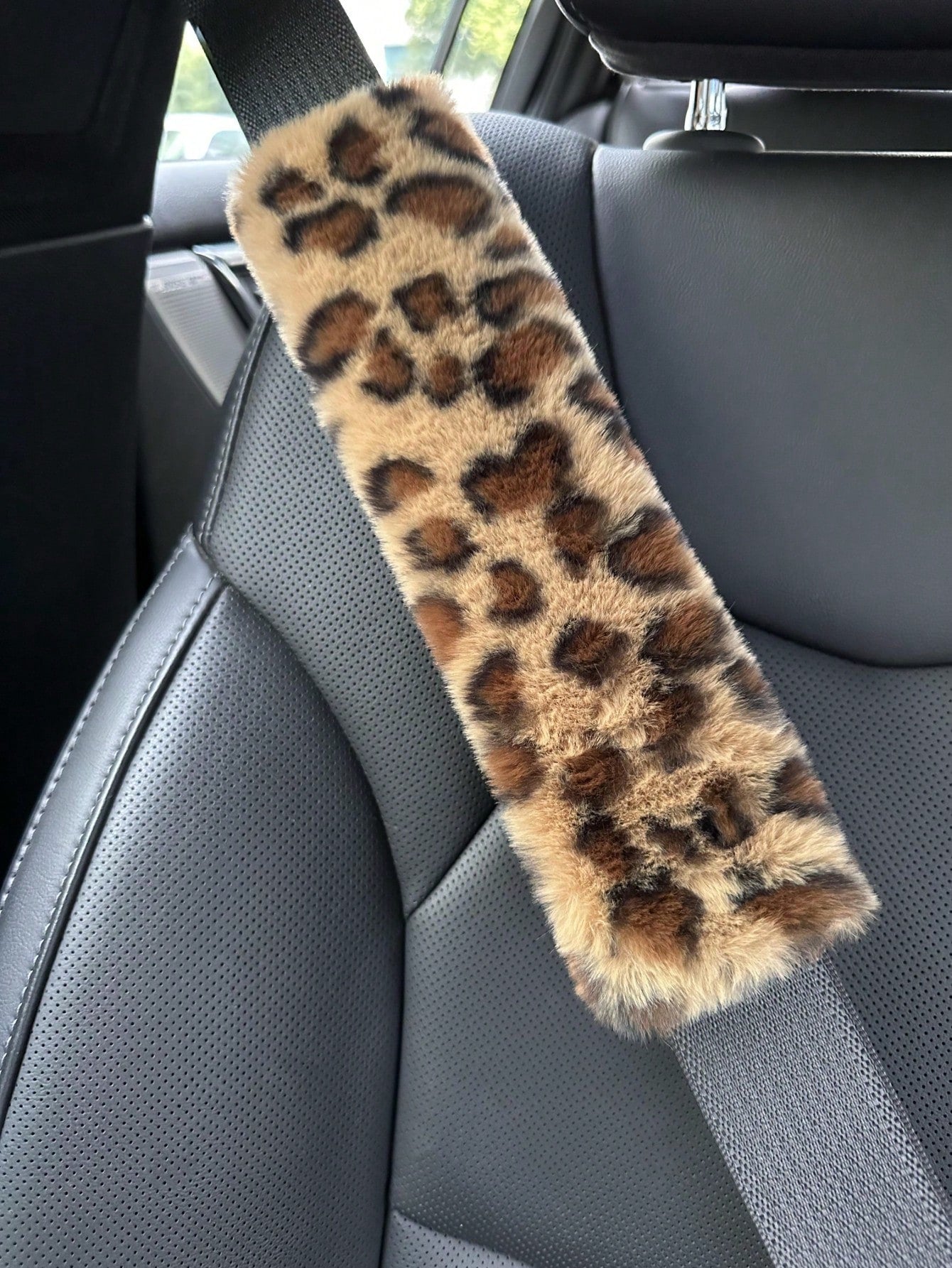 1pc/2pcs Automotive Interior Plush Seat Belt Shoulder Protection Cover Comfortable Anti Neck Anti Friction Shoulder Protection Leopard Pattern Decorative Automotive Shoulder Protection Cover