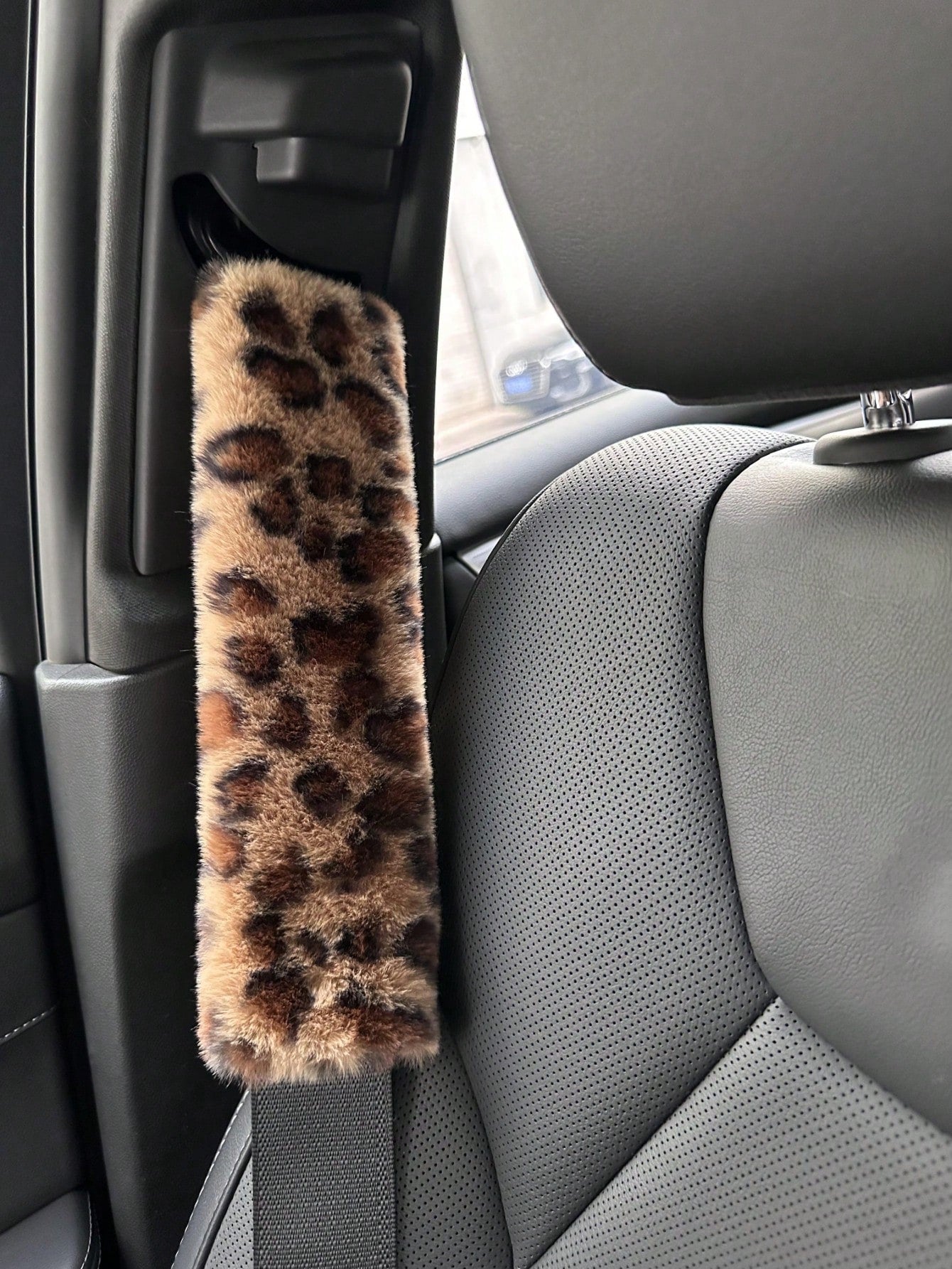 1pc/2pcs Automotive Interior Plush Seat Belt Shoulder Protection Cover Comfortable Anti Neck Anti Friction Shoulder Protection Leopard Pattern Decorative Automotive Shoulder Protection Cover