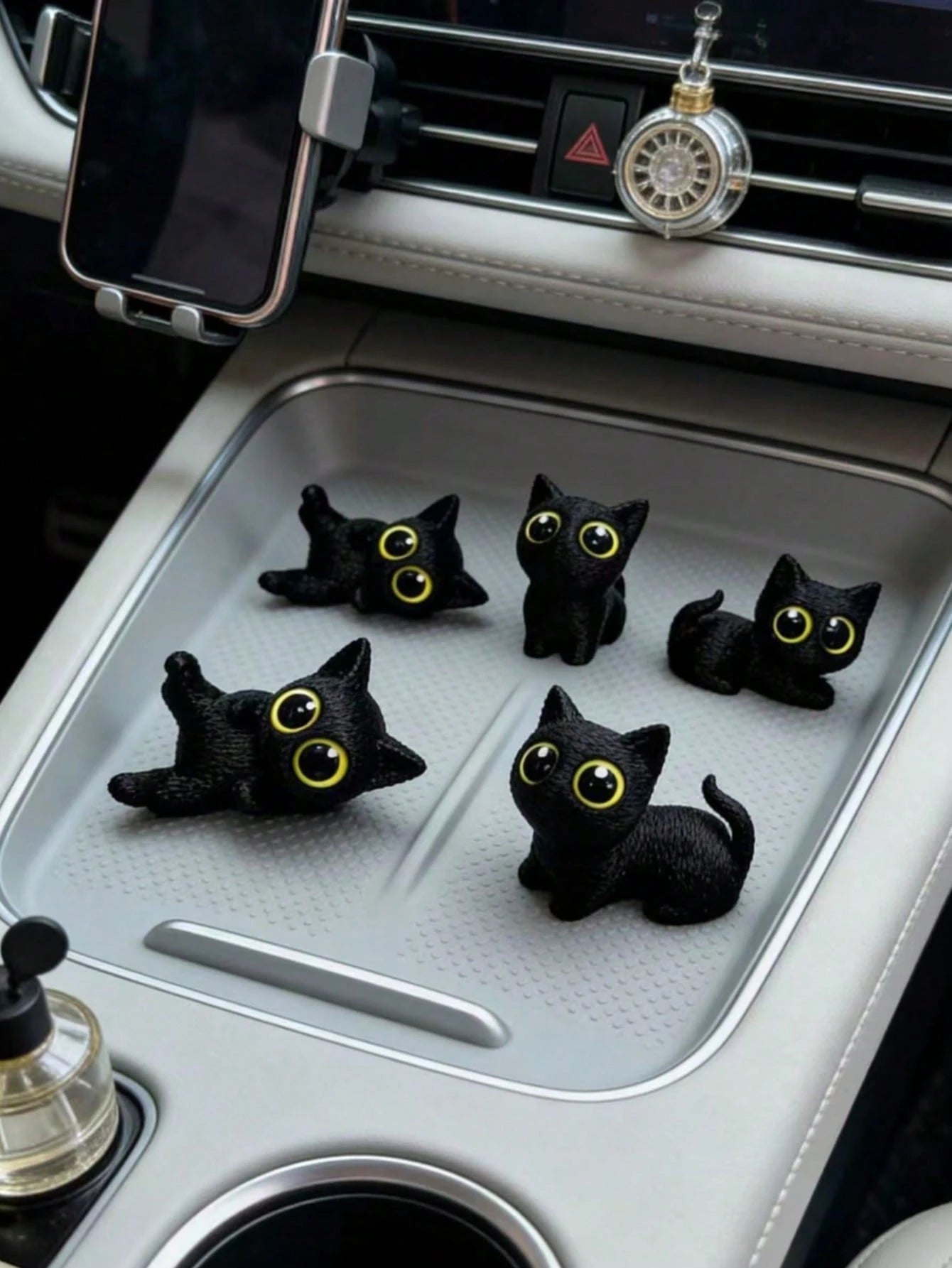 1pc/5pcs Cute Big-Eyed Cat Car Decor Ornament, Automotive Interior Decoration