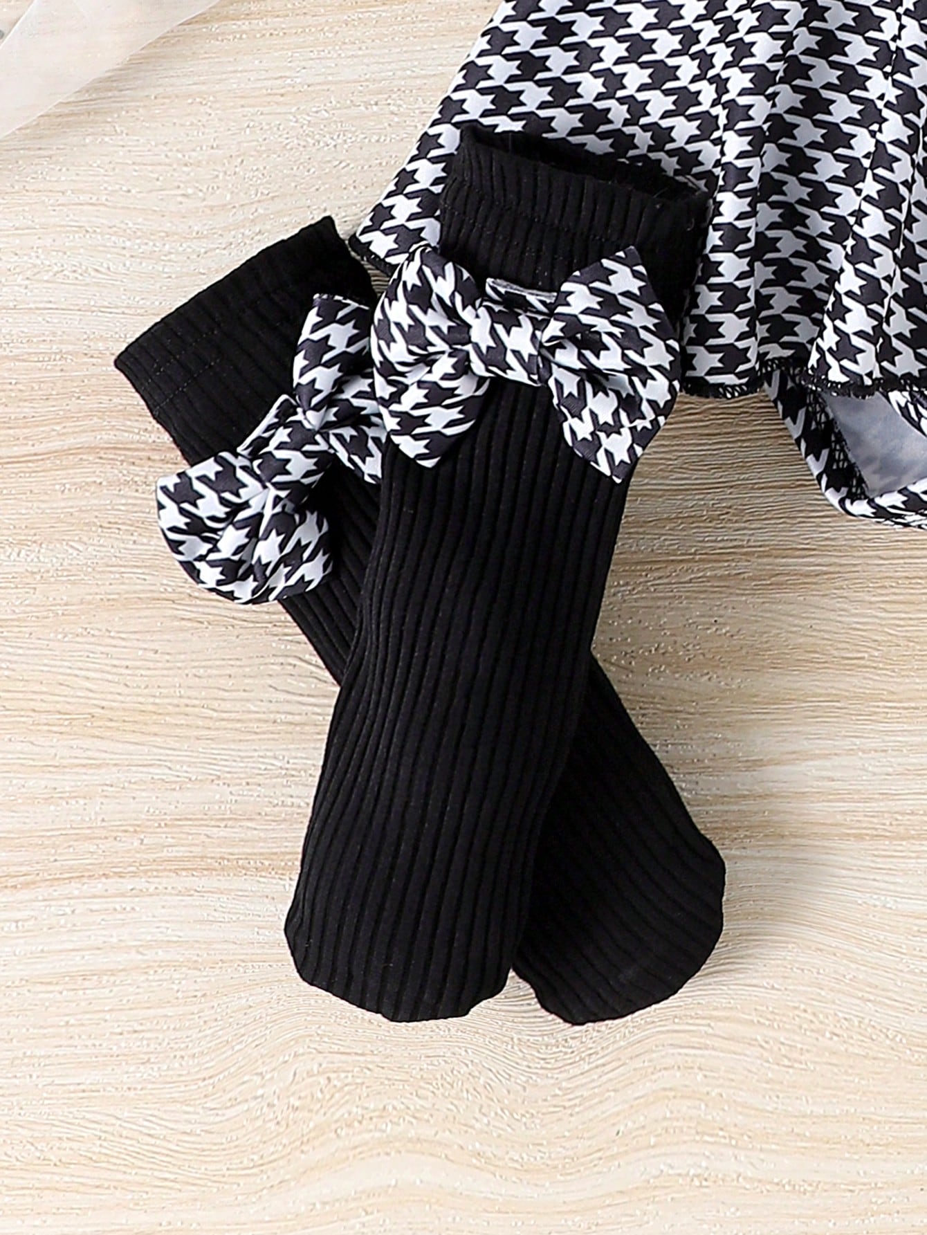 1pc Baby Girl Cute Comfortable Short Sleeve Ribbed Patchwork Romper With Leg Warmers And Headband, Thin Summer