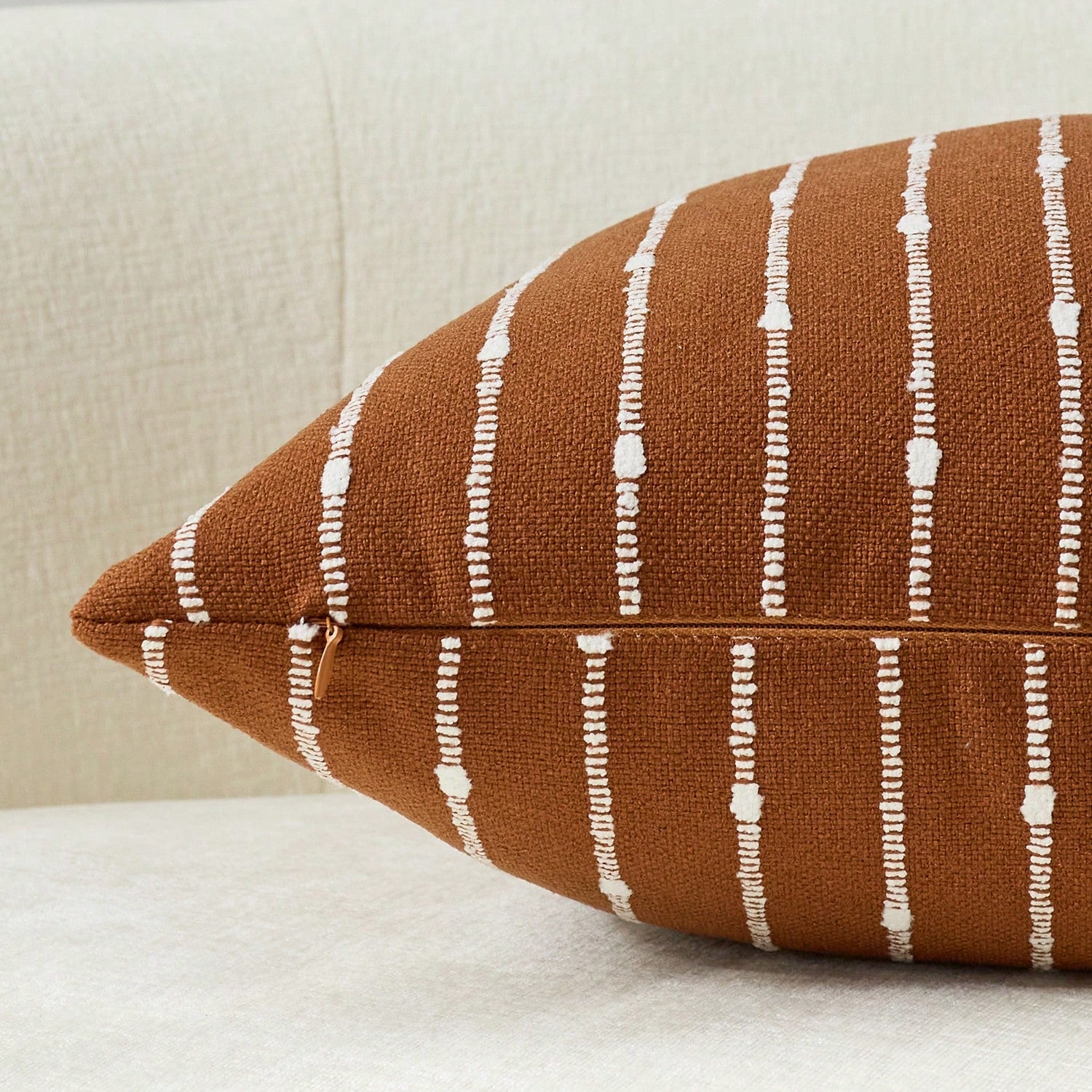 1pc Caramel (Without Filling) Jacquard Velvet Decorative Throw Pillow Cover, Comfortable Modern Striped Textured Cushion Cover Suitable For Sofa, Bedroom, Living Room, Showroom, All Seasons