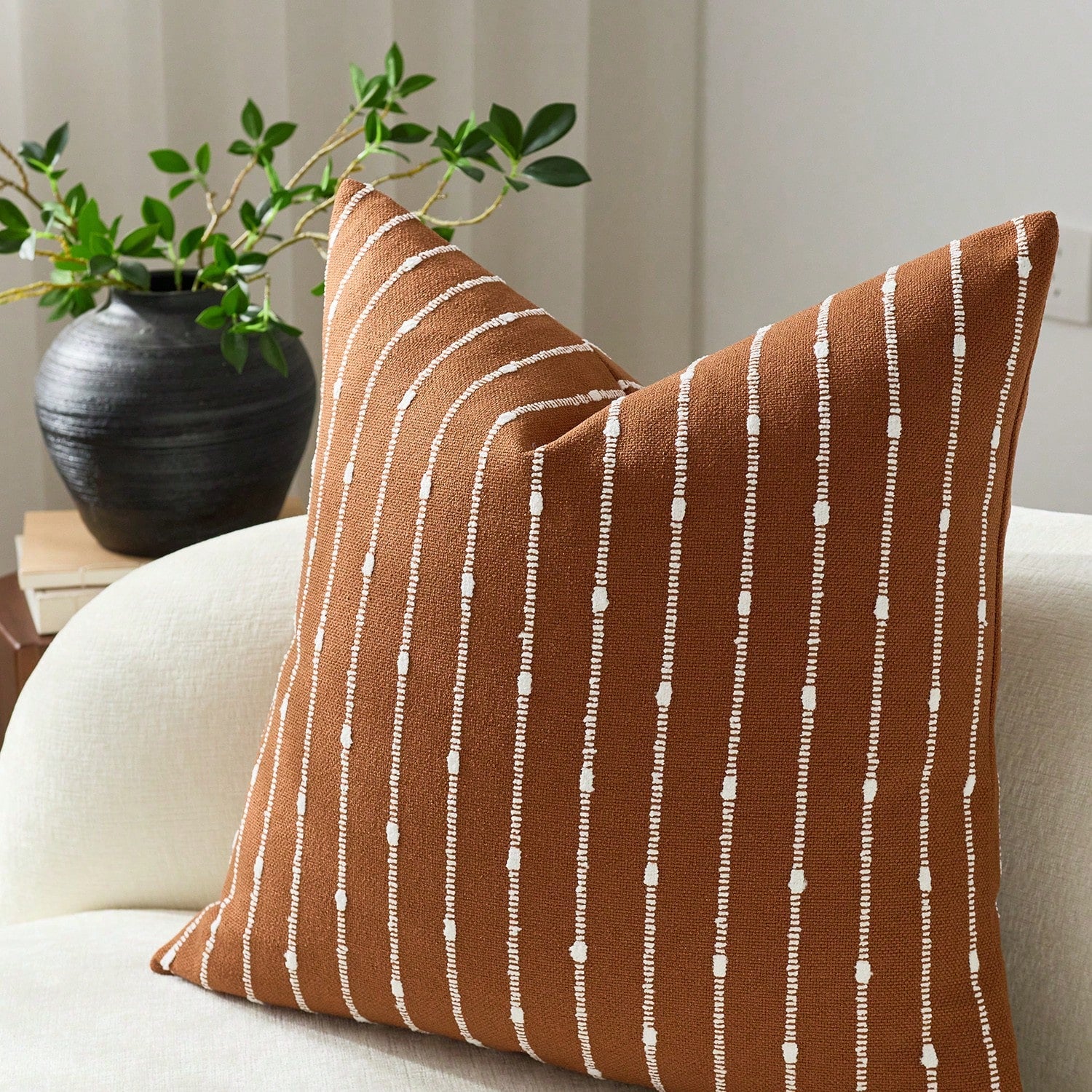 1pc Caramel (Without Filling) Jacquard Velvet Decorative Throw Pillow Cover, Comfortable Modern Striped Textured Cushion Cover Suitable For Sofa, Bedroom, Living Room, Showroom, All Seasons