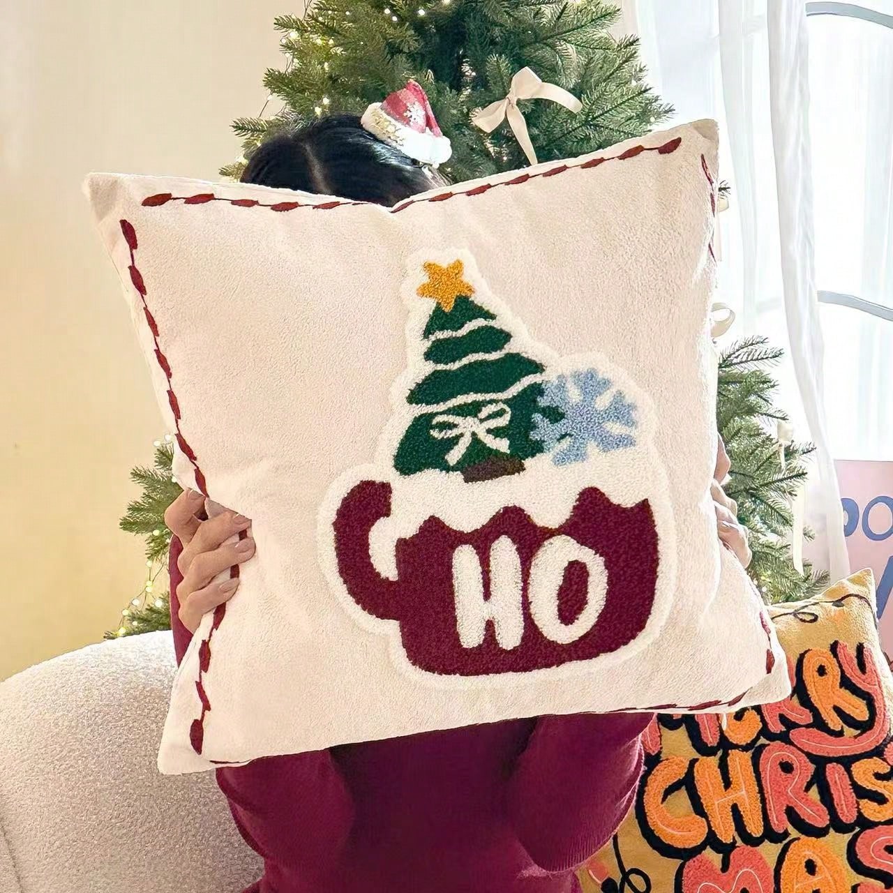 1pc Christmas Tufted Embroidery Pillow Case, 18x18 Inch Soft Plush HO HO HO Reindeer Holiday Cushion Cover, Festive Winter Home Decor, Suitable For Sofa Bed, Hidden Zipper, Without Insert