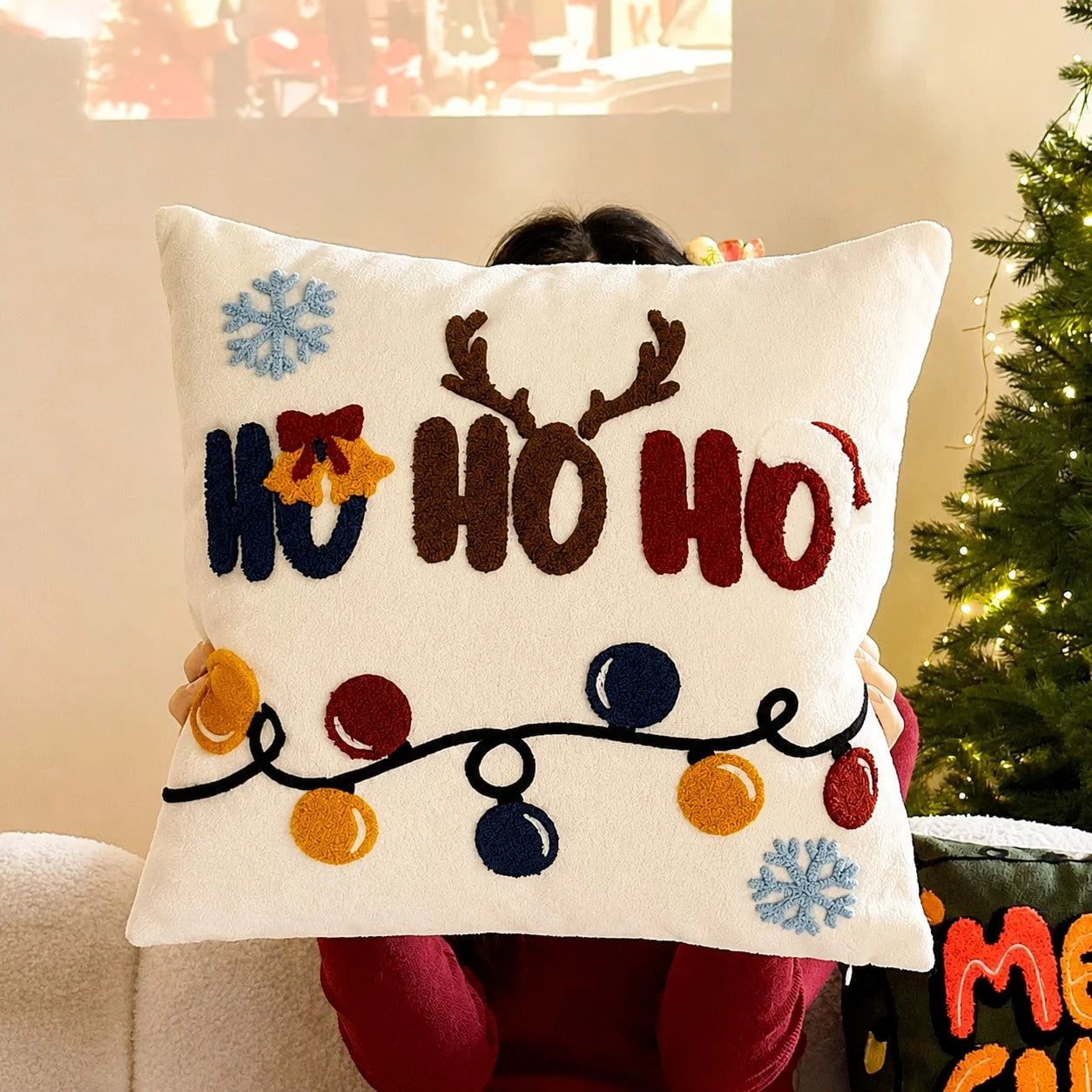 1pc Christmas Tufted Embroidery Pillow Case, 18x18 Inch Soft Plush HO HO HO Reindeer Holiday Cushion Cover, Festive Winter Home Decor, Suitable For Sofa Bed, Hidden Zipper, Without Insert
