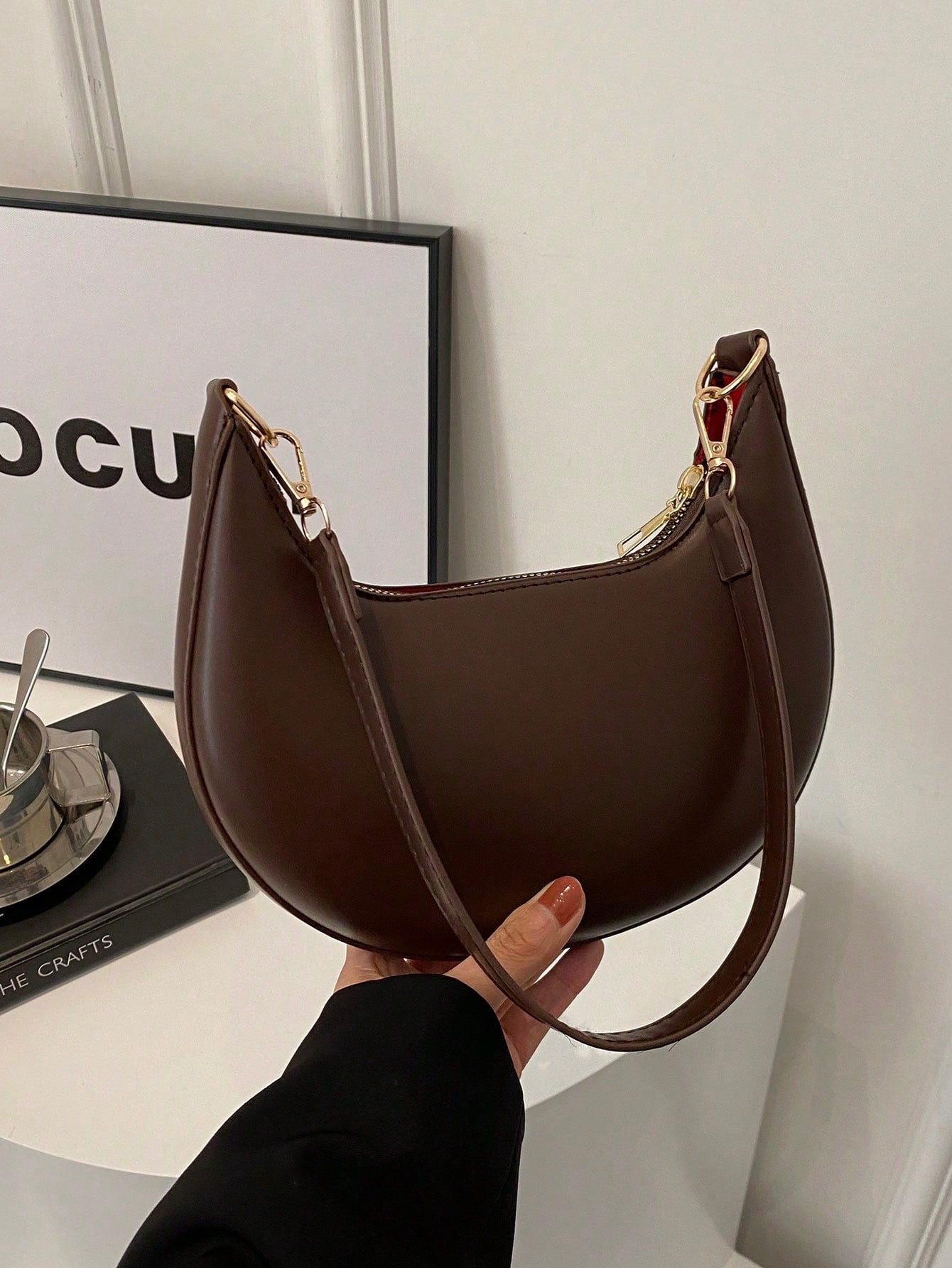 1pc Coffee Brown Crescent-Shaped PU Leather Shoulder Bag, Fashion Simple Solid Color Women Underarm Bag, Autumn/Winter, Old Money