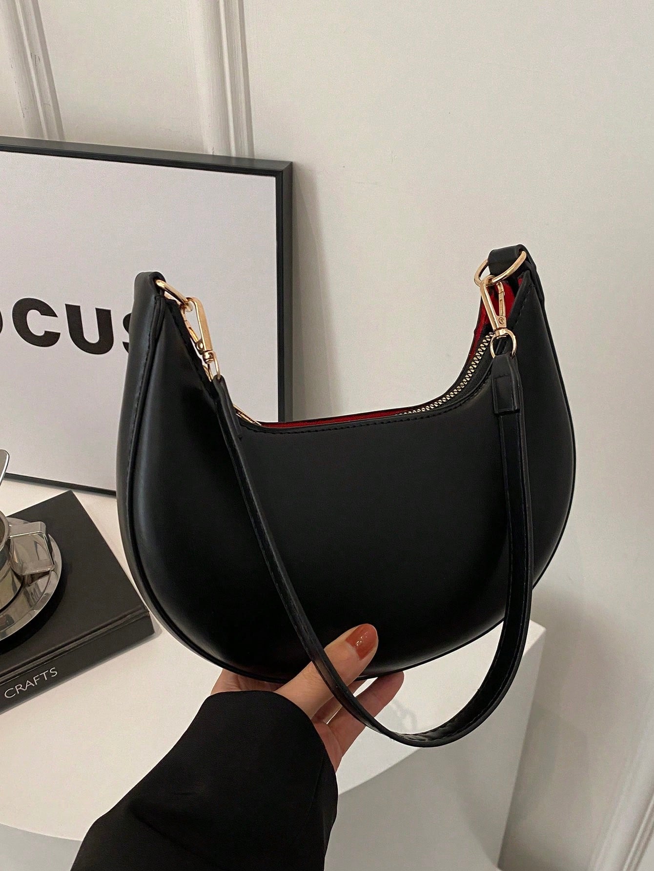 1pc Coffee Brown Crescent-Shaped PU Leather Shoulder Bag, Fashion Simple Solid Color Women Underarm Bag, Autumn/Winter, Old Money