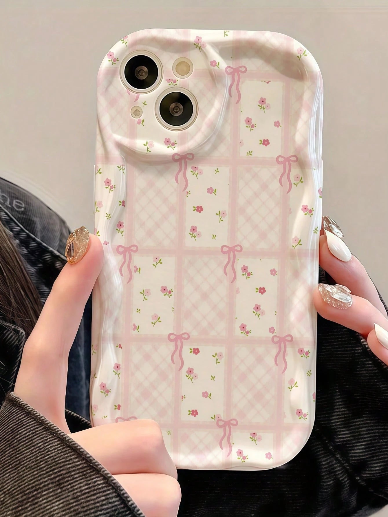 1pc Creative Pink Bow Plaid Striped Wavy Shape Screen Edge Protective Phone Case Compatible With Apple 7/8/X/XR/XSMAX/11/12/13/14/15/16/17 Pro Max, A14/A15/A16/A17/A04/A05/A06/A07/A54/A55/A56/A57/A34