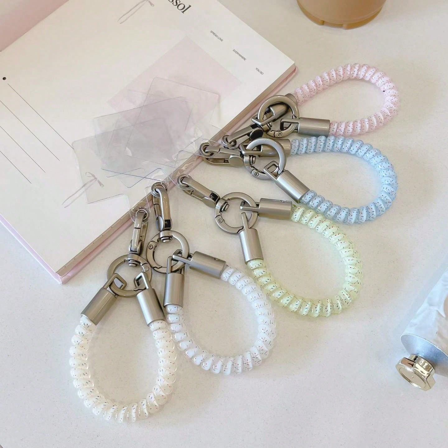 1pc Creative Short Coiled Phone Lanyard Elastic Anti-Loss Anti-Drop Hanging Rope Keychain Earphone Pendant Bag Charm