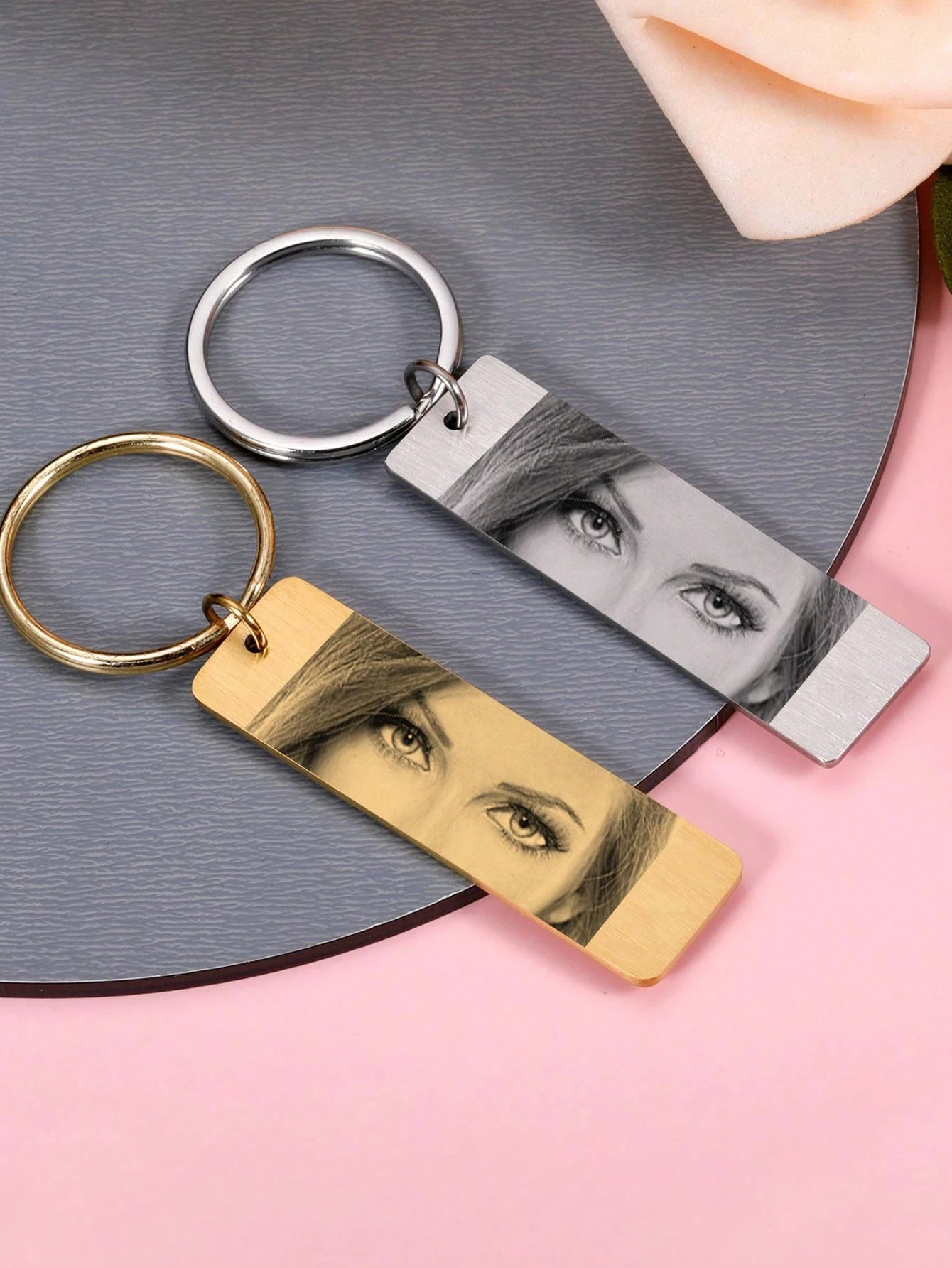 1pc Customized Photo Keychain, Women's Style, Can Customize Eye Photo, Stainless Steel Material, Unisex, Can Customize Couple Keychain, Can Customize Boyfriend Keychain, Size: 5cm X 1.5cm, 4 Colors: B