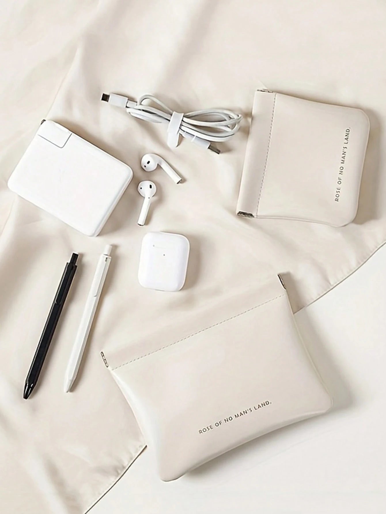 1pc Data Cable Storage Bag, Auto-Locking, Portable Earphone, Charger, Lipstick Organizer Bag, Compact Travel Cable Management Pouch (No Divider, Small Size)