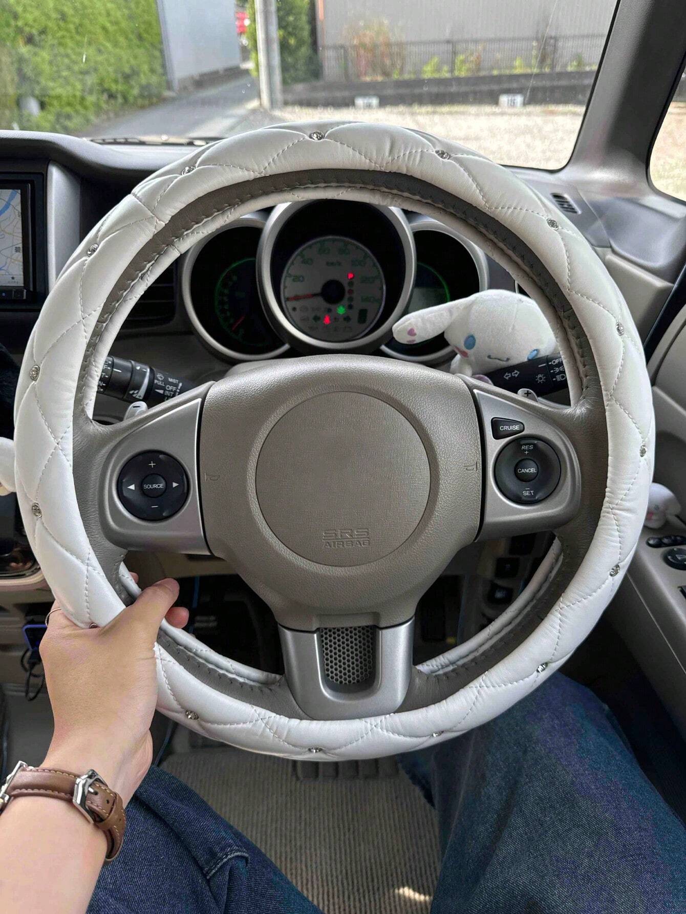 1pc Diamond Leather Shiny Universal Car Steering Wheel Cover 15 Inch- Black & White