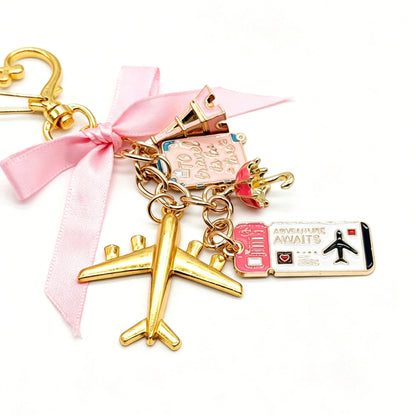 1pc Elegant Pink Bow Travel Keychain Pendant, Oil Drop Airplane, Luggage, Boarding Pass, Passport, Eiffel Tower DIY Decoration, Women's Bag Charm, Suitcase Decoration, Shoulder Bag Accessory, Multi-Fu
