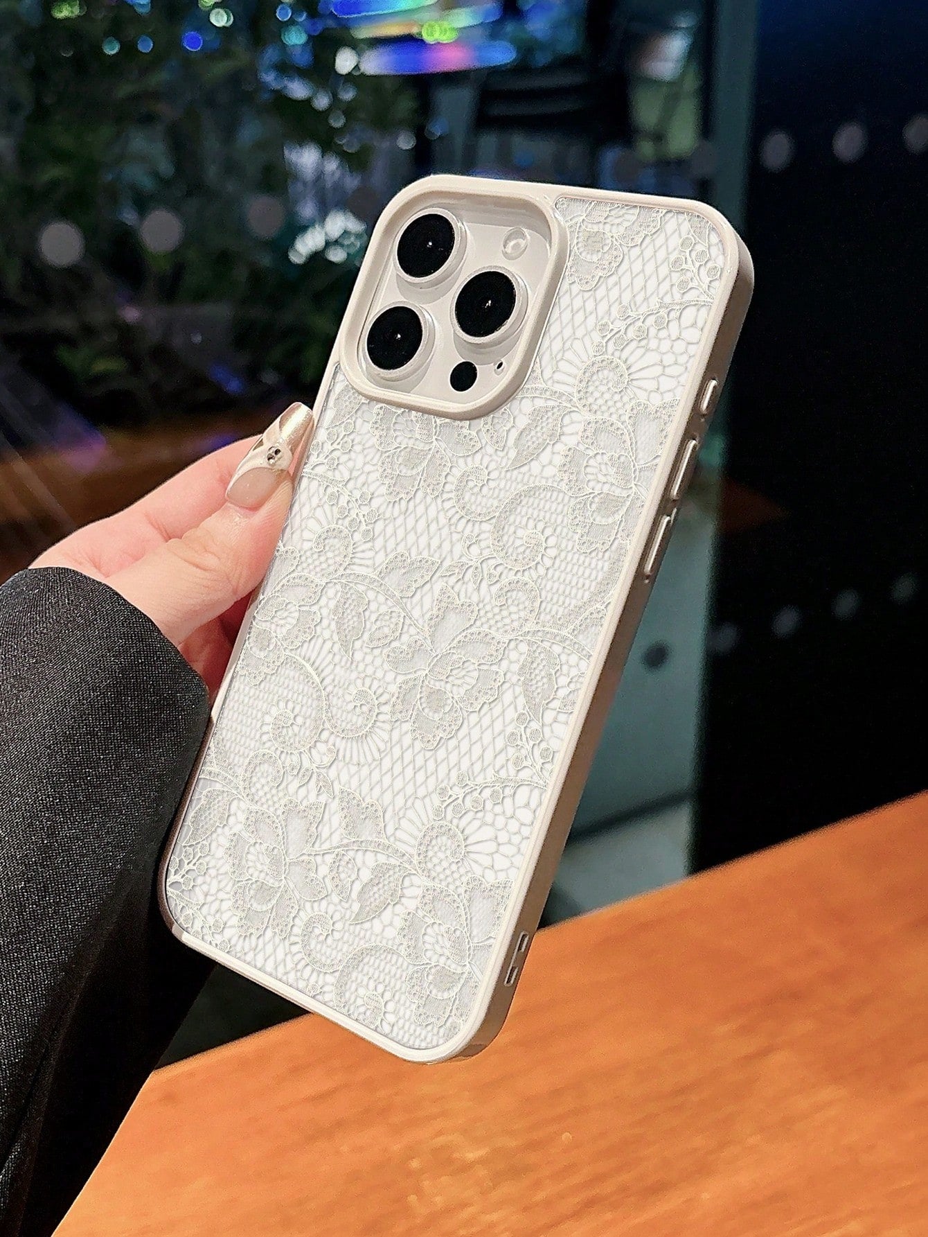 1pc Elegant White Lace Floral Pattern Phone Case, TPU Shockproof Protective Cover, Compatible With IPhone 17/16/15/14/13/12/11/Pro/Pro Max/Plus, Suitable As Gift For Family, Couples, Friends