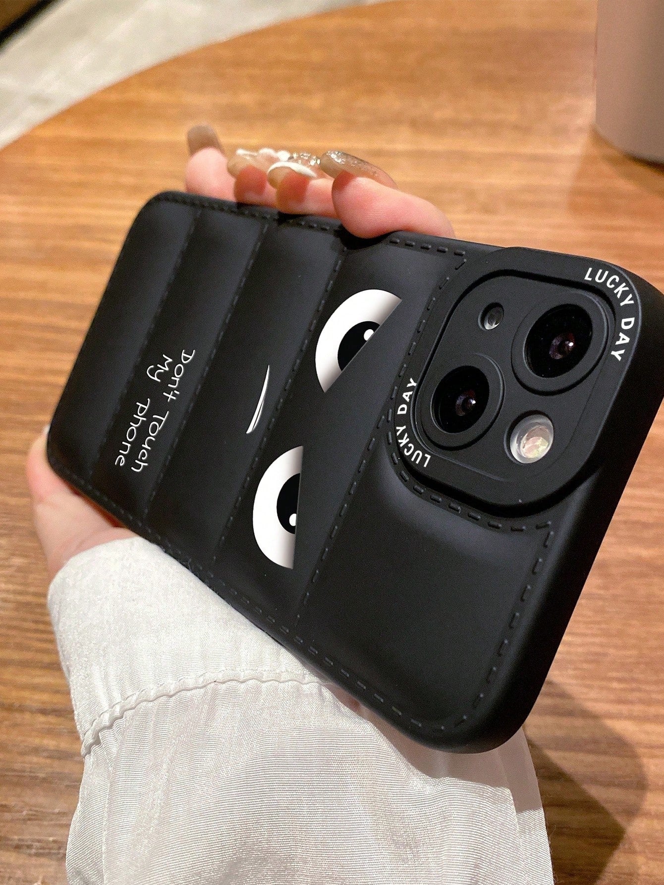 1pc Feather Down Jacket TPU Angry Eyes Painted Phone Protective Case, Compatible With Apple 7 Plus, X, XR, XS Max, 11, 11 Pro, 11 Pro Max, 12, 12 Pro, 12 Pro Max, 13, 13 Pro, 13 Pro Max, 14, 14 Pro, 1