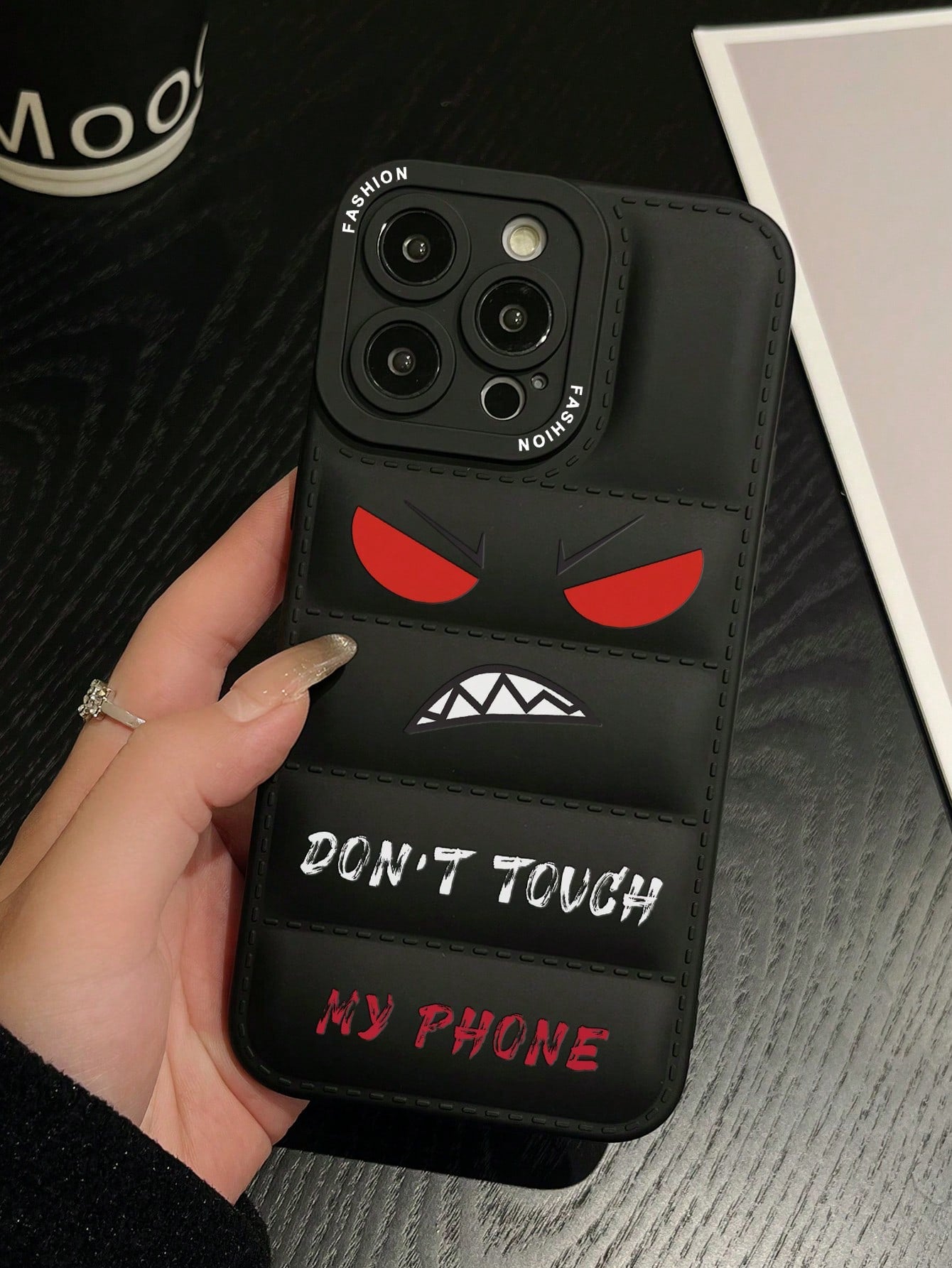 1pc Feather Down Jacket TPU Angry Eyes Painted Phone Protective Case, Compatible With Apple 7 Plus, X, XR, XS Max, 11, 11 Pro, 11 Pro Max, 12, 12 Pro, 12 Pro Max, 13, 13 Pro, 13 Pro Max, 14, 14 Pro, 1