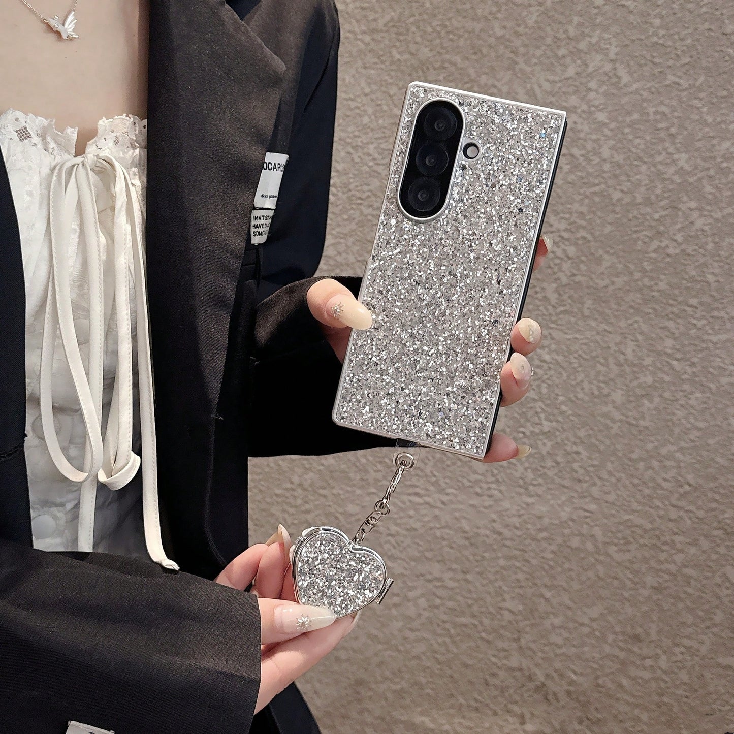 1pc Girls Silver Shell Silver Glitter Heart Mirror Personalized Design Fashion Popular New Folding Phone Case Protective Cover Compatible With Galaxy Z Fold 8 Galaxy Z Fold 8Ultra Galaxy Z Fold 7/6 Ga