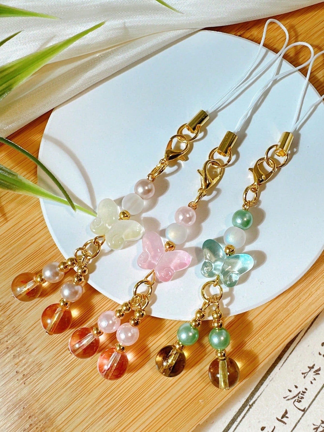 1pc Handmade Ceramic Flower & Star Phone Lanyard, Handwoven Ceramic Beaded Phone Strap, Unique Niche Mori Style Bag/Car Key Charm, Cute Small Item (Actual Size May Slightly Differ From Photo Due To Sh