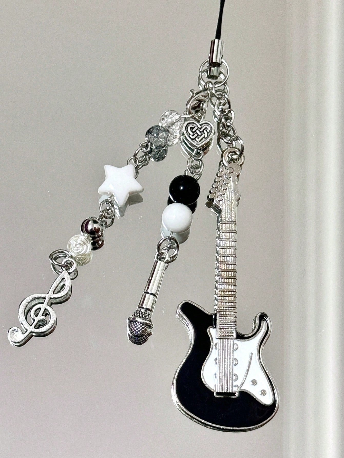 1pc Handmade Guitar Note Beaded Keychain, Minimalist Girly Ins Style Phone Charm, Cute Accessory For Daily Use By Women