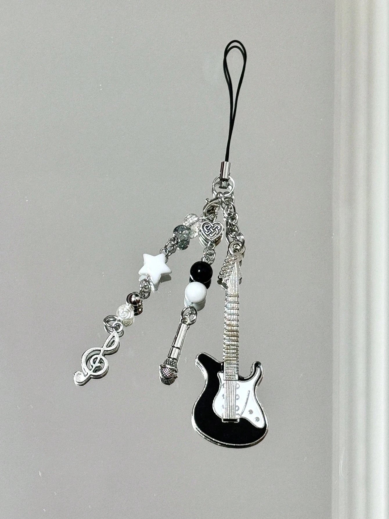 1pc Handmade Guitar Note Beaded Keychain, Minimalist Girly Ins Style Phone Charm, Cute Accessory For Daily Use By Women