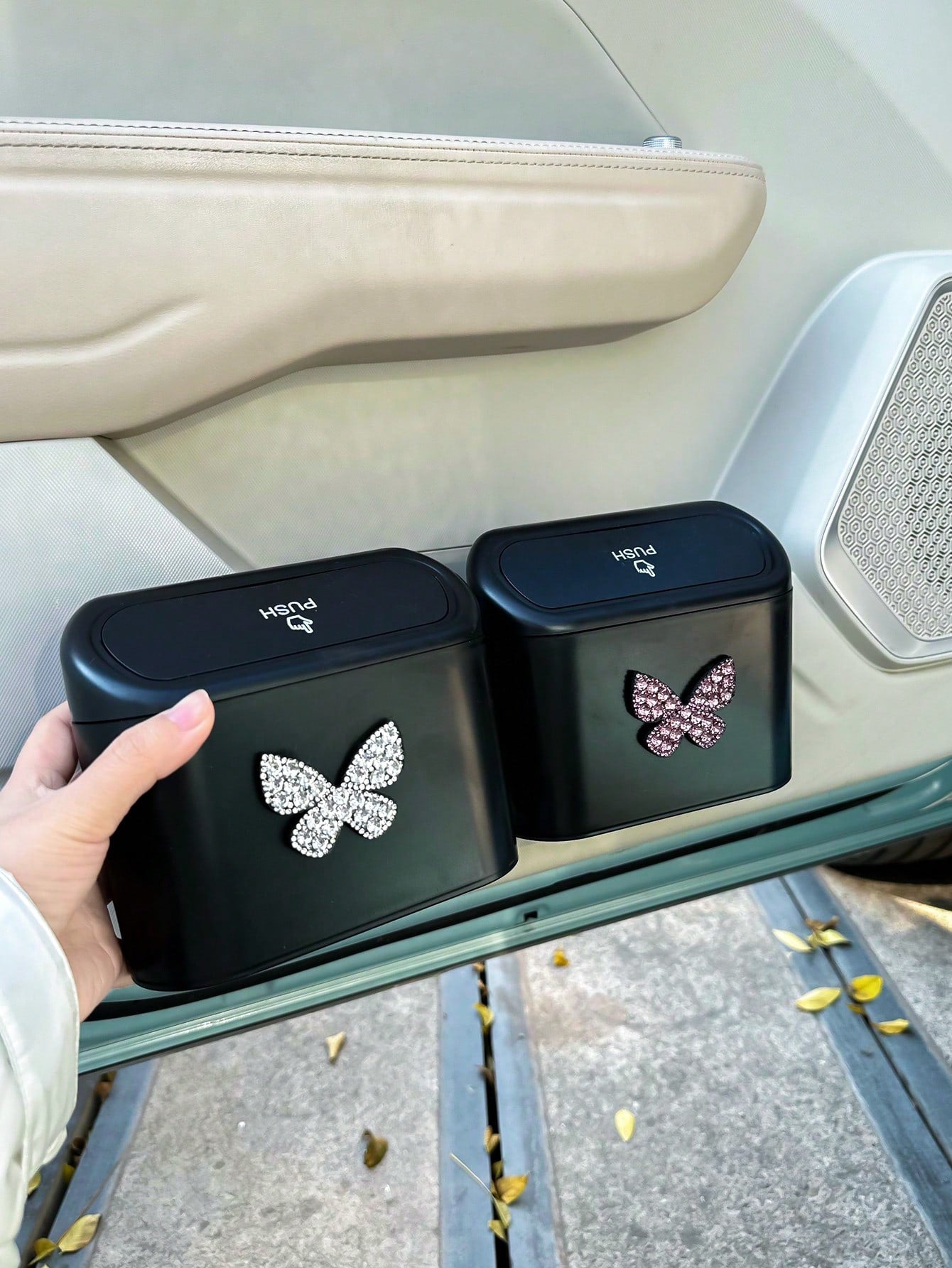 1pc Hanging Bowknot Car Garbage Can, Dust Box Storage Box Black ABS Square Stamping Trash Can, Waterproof Garbage Bin