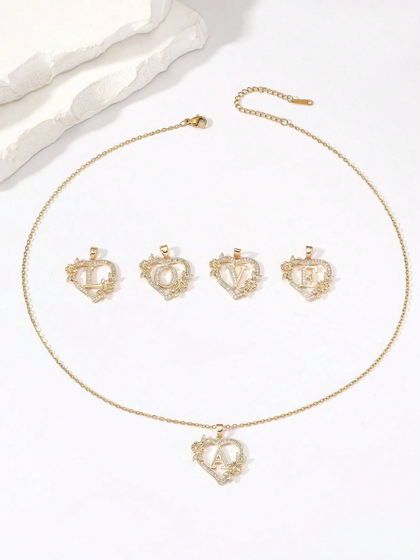 1pc Heart Flower Letter Necklace, Personalized Heart Flower 26 Letter Pendant Necklace, Suitable As Birthday Gift For Girls