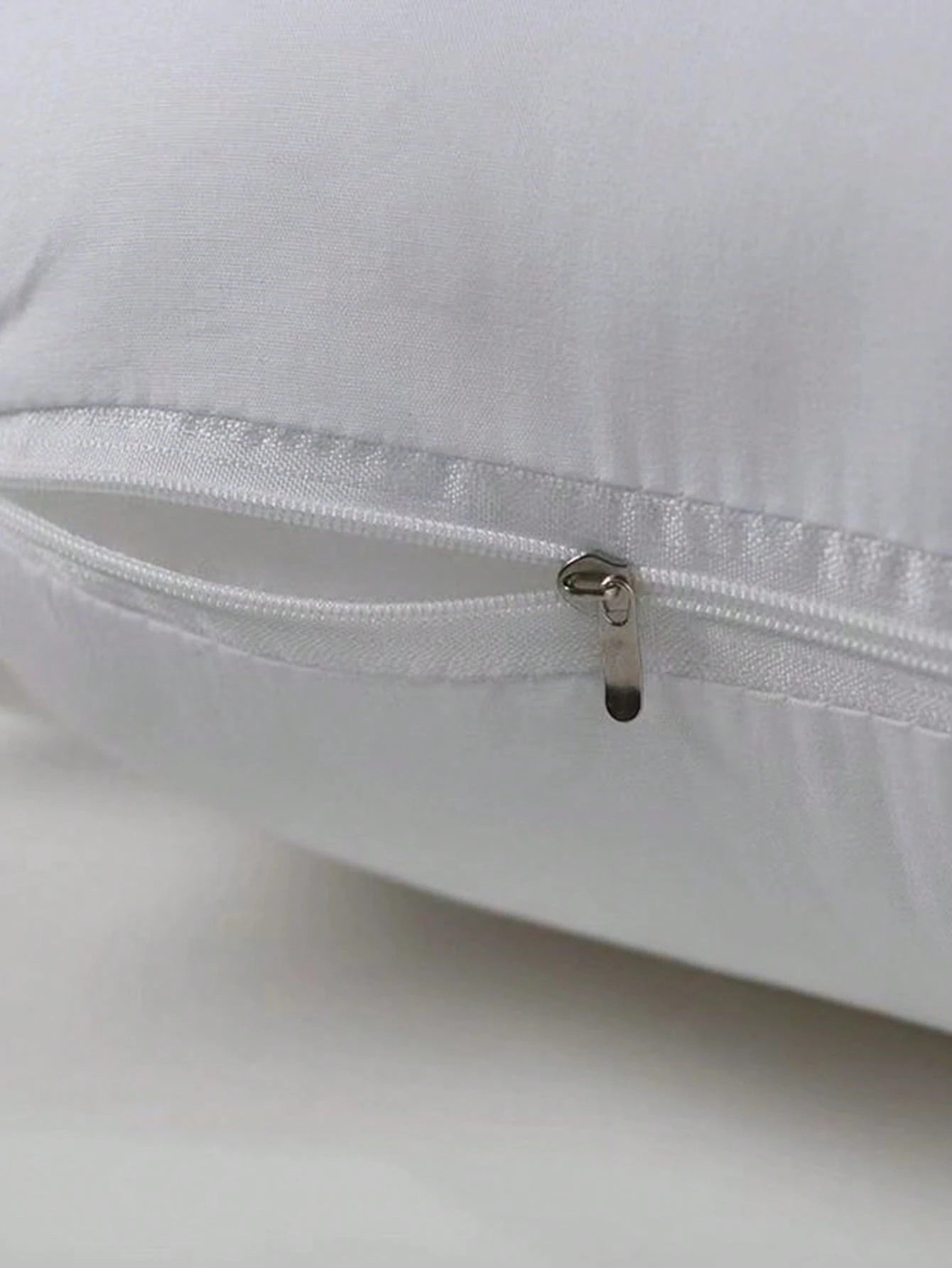 1pc Highly Comfortable & Ultra Soft Square Throw Pillow- Ergonomic Neck & Back Support, Plush & Luxurious Feather-Fill, Ideal For Bedroom, Living Room, Hotels- Single, High Elasticity, Luxurious, Ae