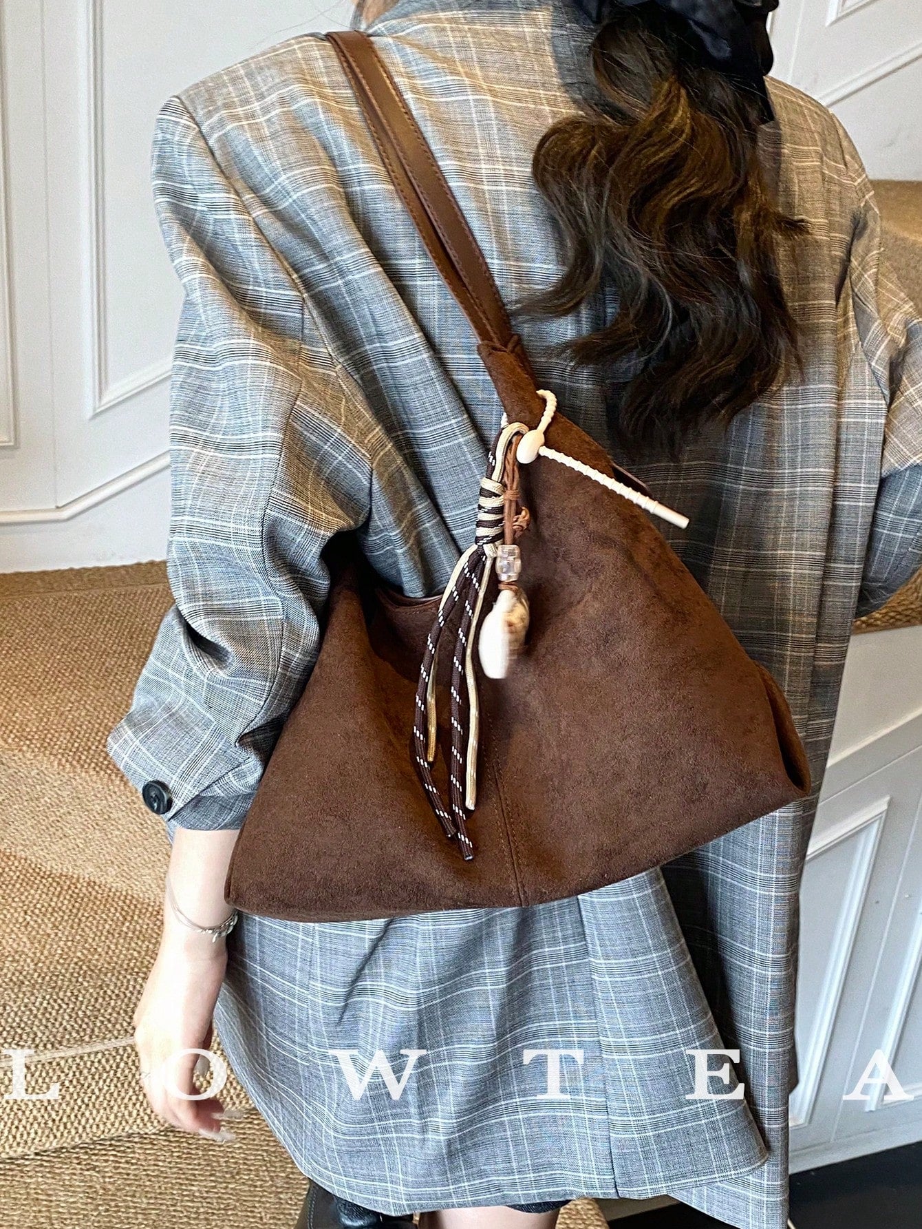 1pc Low Tea Solid Color Suede Fabric Shoulder Bag, Women's Vintage Casual Large Capacity Shoulder Messenger Bag, Double Handle Design, Zipper Closure, Pleated Design, Magnetic Snap Closure, Suitable F