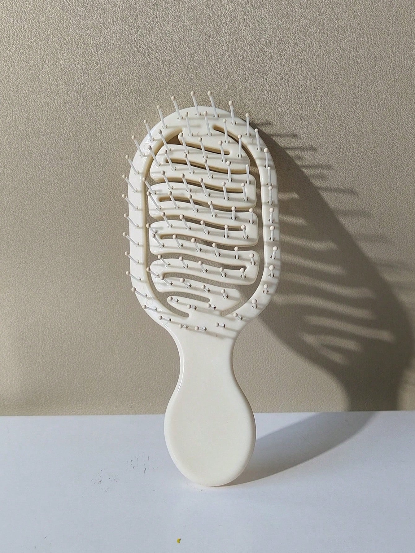 1pc Mini Size Ivory Hollow Design Styling Comb, Dual Use Wet & Dry Hair Brush, Detangling Brush For Curls, Slick Back Edge Brush, Professional Hairdressing Tool, Travel Hairbrush