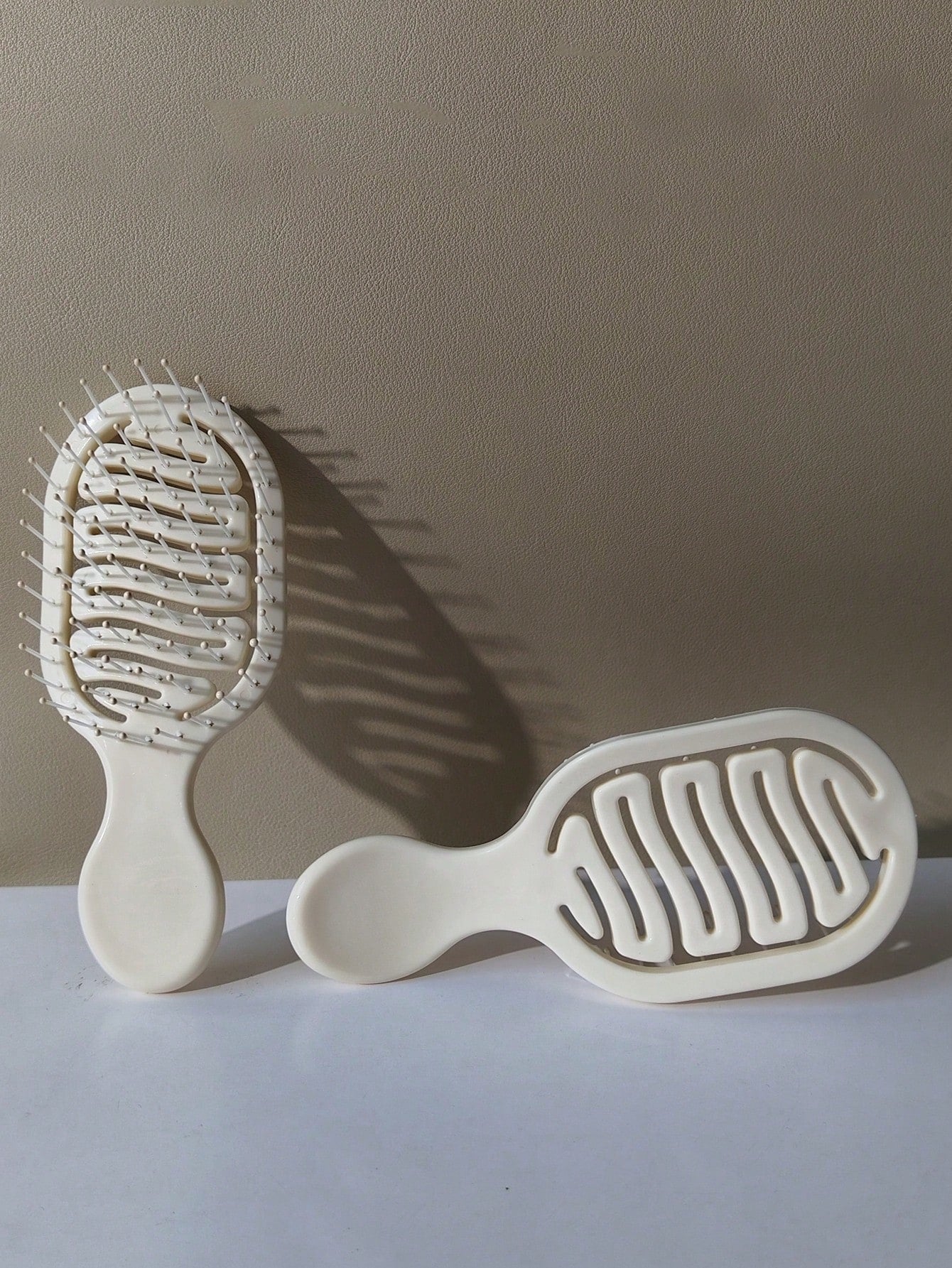 1pc Mini Size Ivory Hollow Design Styling Comb, Dual Use Wet & Dry Hair Brush, Detangling Brush For Curls, Slick Back Edge Brush, Professional Hairdressing Tool, Travel Hairbrush