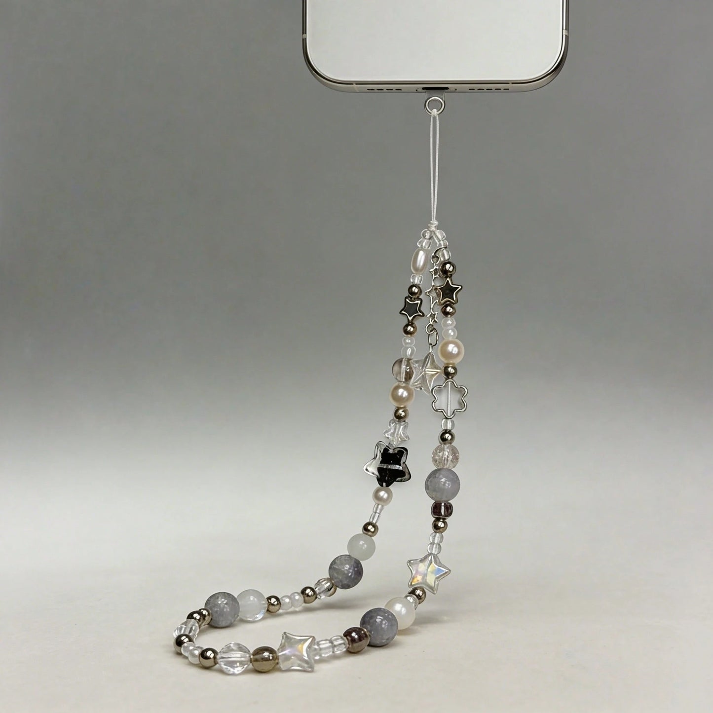 1pc Minimalist Black And White Star Beaded Phone Strap, Bag Charm, Camera Decor, Chic Black And White Star Beaded Chain, Exquisite High-End Gift Suitable For Friends, Family, Classmates