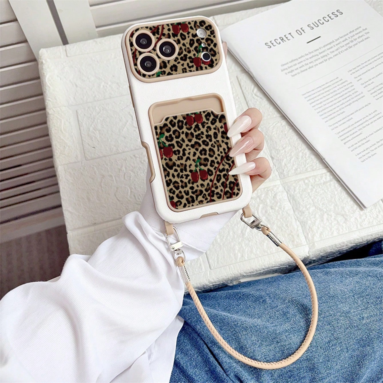 1pc Minimalist Viral Style Cocoa Card Slot Brown Leopard Print Phone Case, Pink & Black Contrast Print Anti-Loss Hand Strap Shell, Same Style Retro Sweet & Cool Shockproof Soft Case With Matching Wris