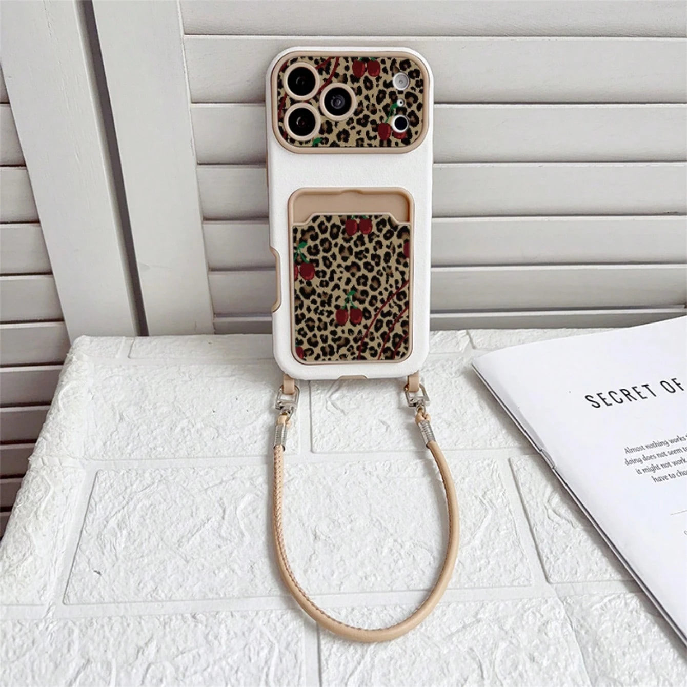 1pc Minimalist Viral Style Cocoa Card Slot Brown Leopard Print Phone Case, Pink & Black Contrast Print Anti-Loss Hand Strap Shell, Same Style Retro Sweet & Cool Shockproof Soft Case With Matching Wris