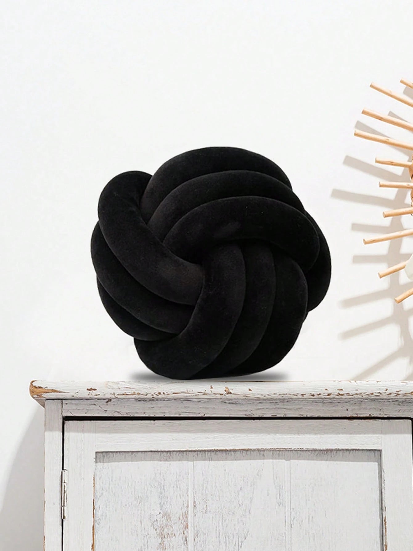 1pc Solid Color Versatile Handmade Twisted Ball, Decorative Pillow, Sofa/Coffee Table Decor, Bedroom Bedside Decorative Pillow, 3 Size Options, Black