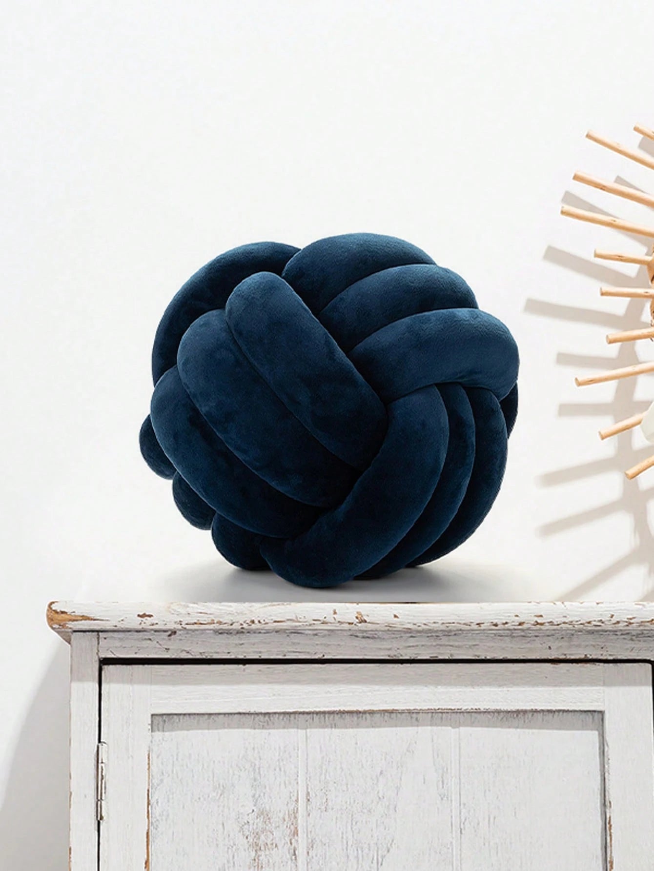 1pc Solid Color Versatile Handmade Twisted Ball, Decorative Pillow, Sofa/Coffee Table Decor, Bedroom Bedside Decorative Pillow, 3 Size Options, Black