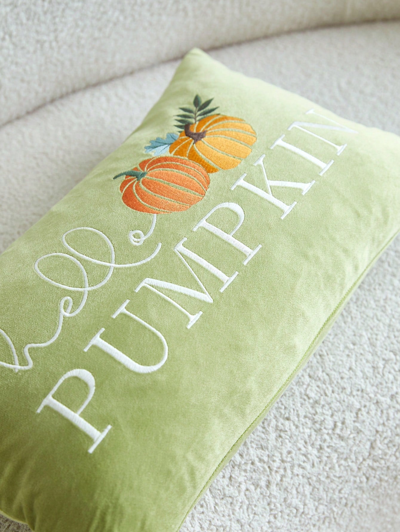 1pc Thanksgiving Green Letter "Hello Pumpkin" Pumpkin Embroidery Pillowcase, 19.6*11.8inch, Suitable For Indoor Decoration, Harvest Festival Decorative Pillowcase, Without Insert