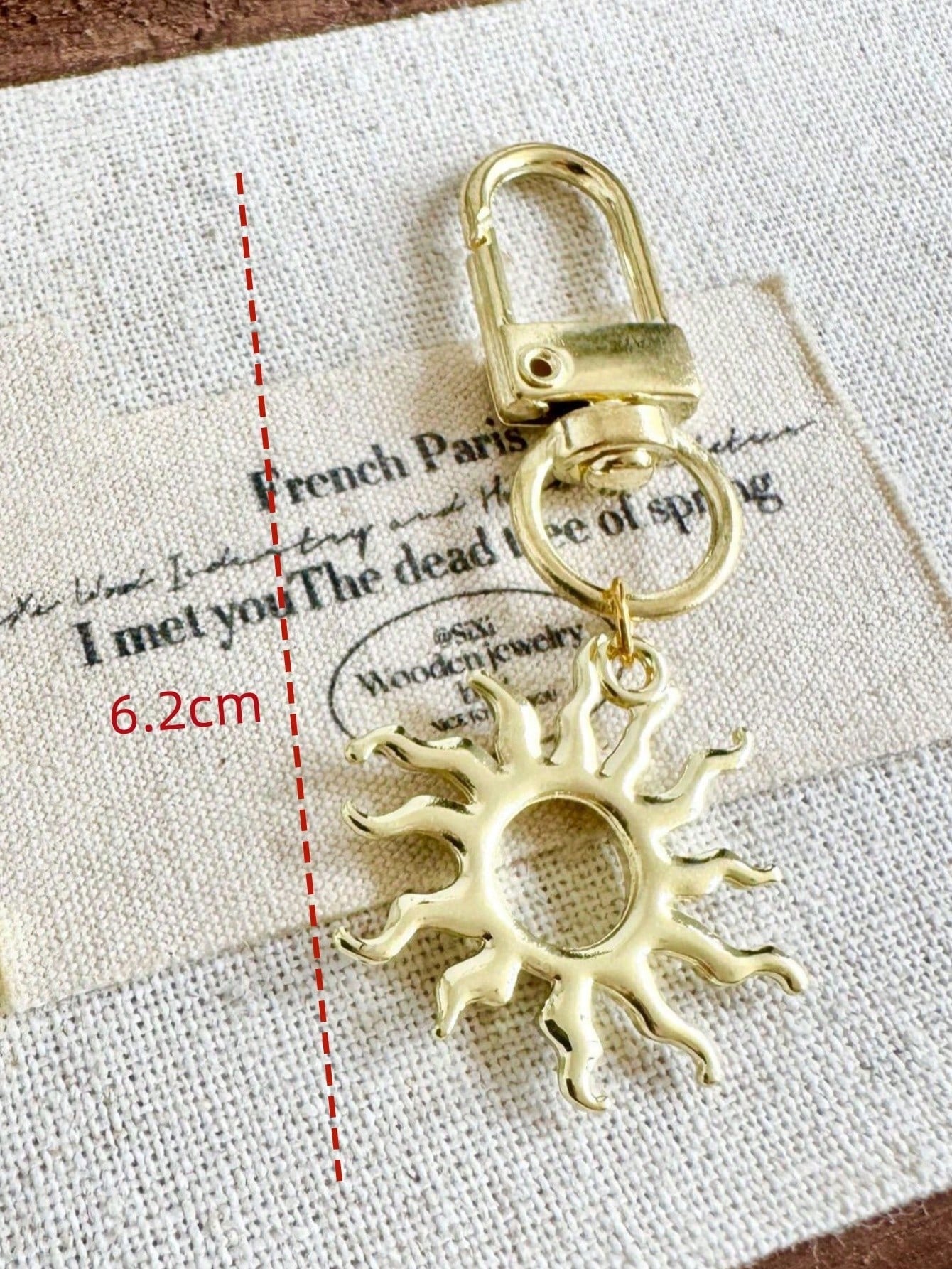 1pc Unisex Minimalist Sun Shaped Keychain Indie Style Student/Couple Gift Backpack Accessory Keychain Accessories Gold Keychain