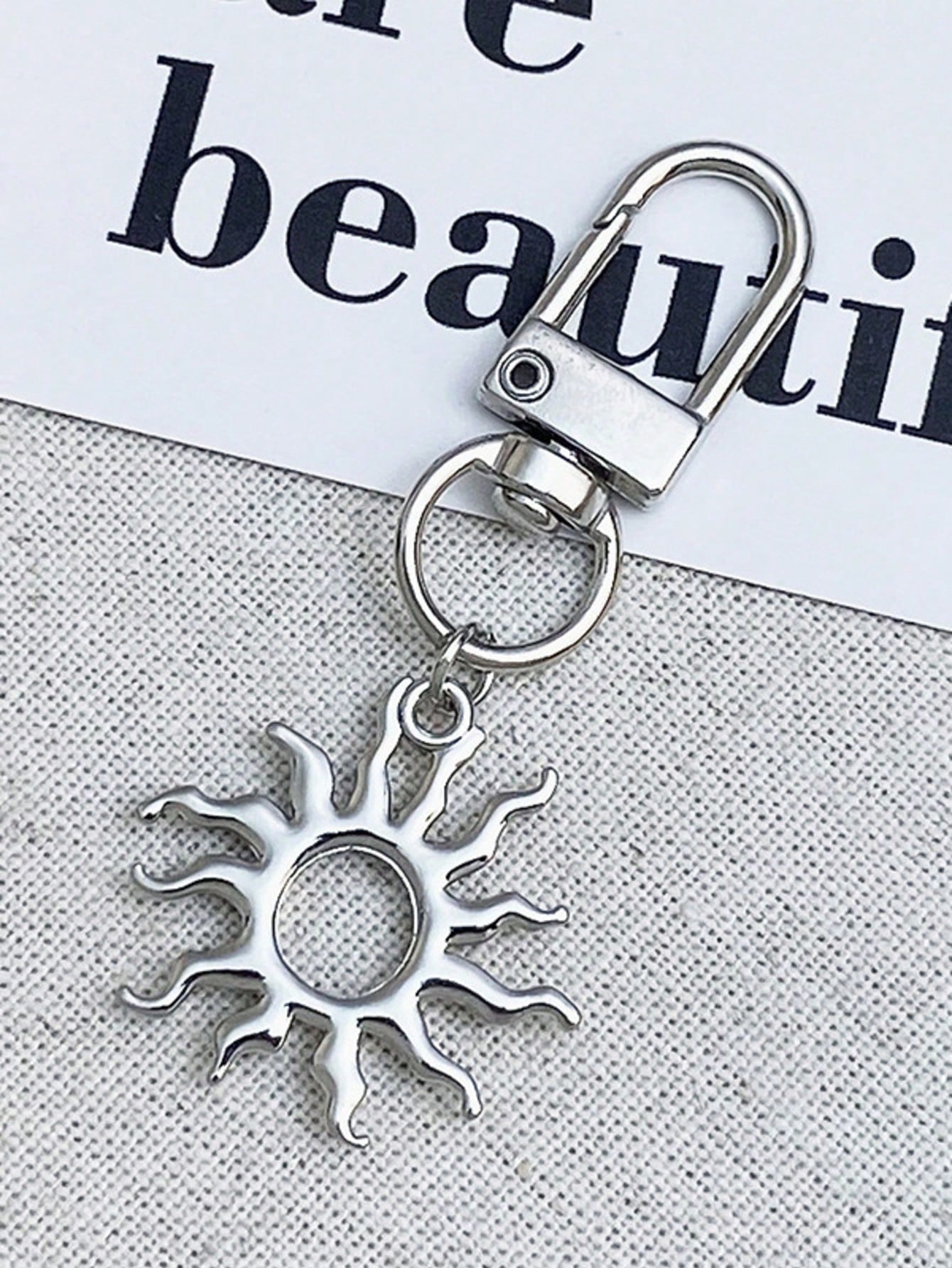 1pc Unisex Minimalist Sun Shaped Keychain Indie Style Student/Couple Gift Backpack Accessory Keychain Accessories Gold Keychain